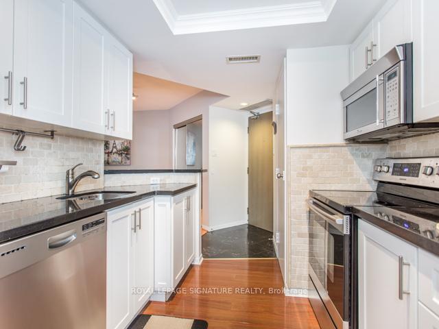Photo 13 of Unit 1007, 1001 Bay Street, Toronto, Bay Street Corridor — HOMEH