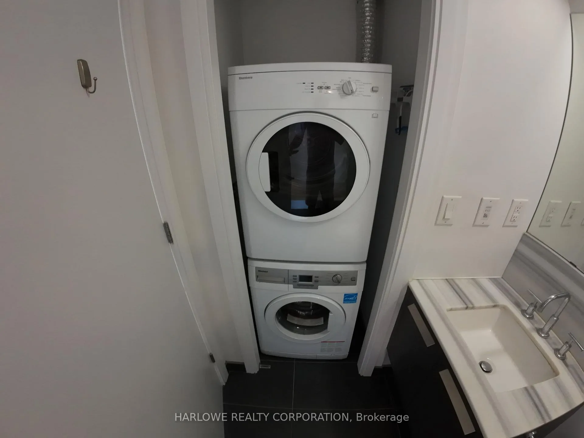 Photo 8 of Unit 4005, 42 Charles Street E, Toronto, Church-Yonge Corridor — HOMEH