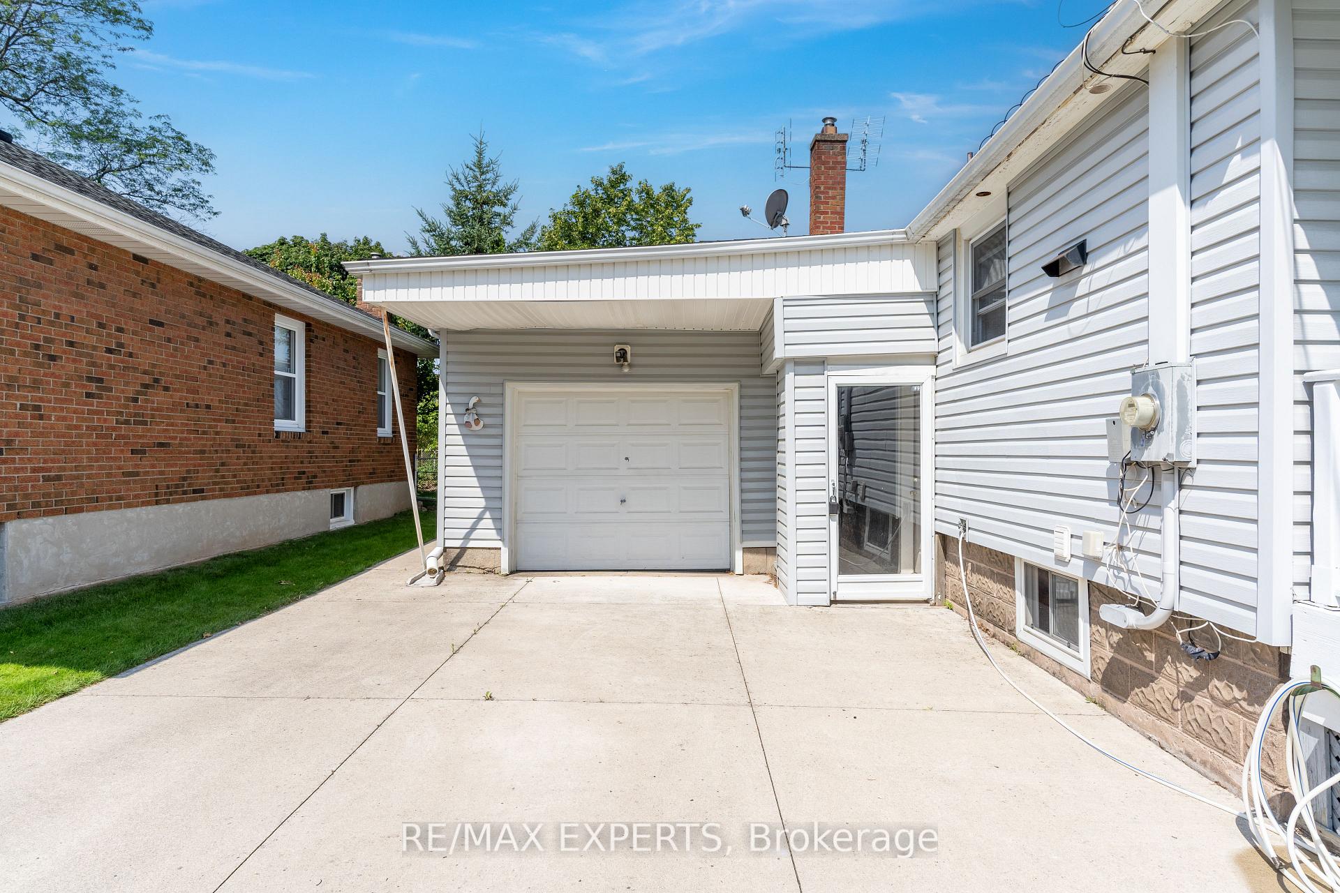Photo 6 of 5583 Hillside Avenue, Niagara Falls, Hospital — HOMEH
