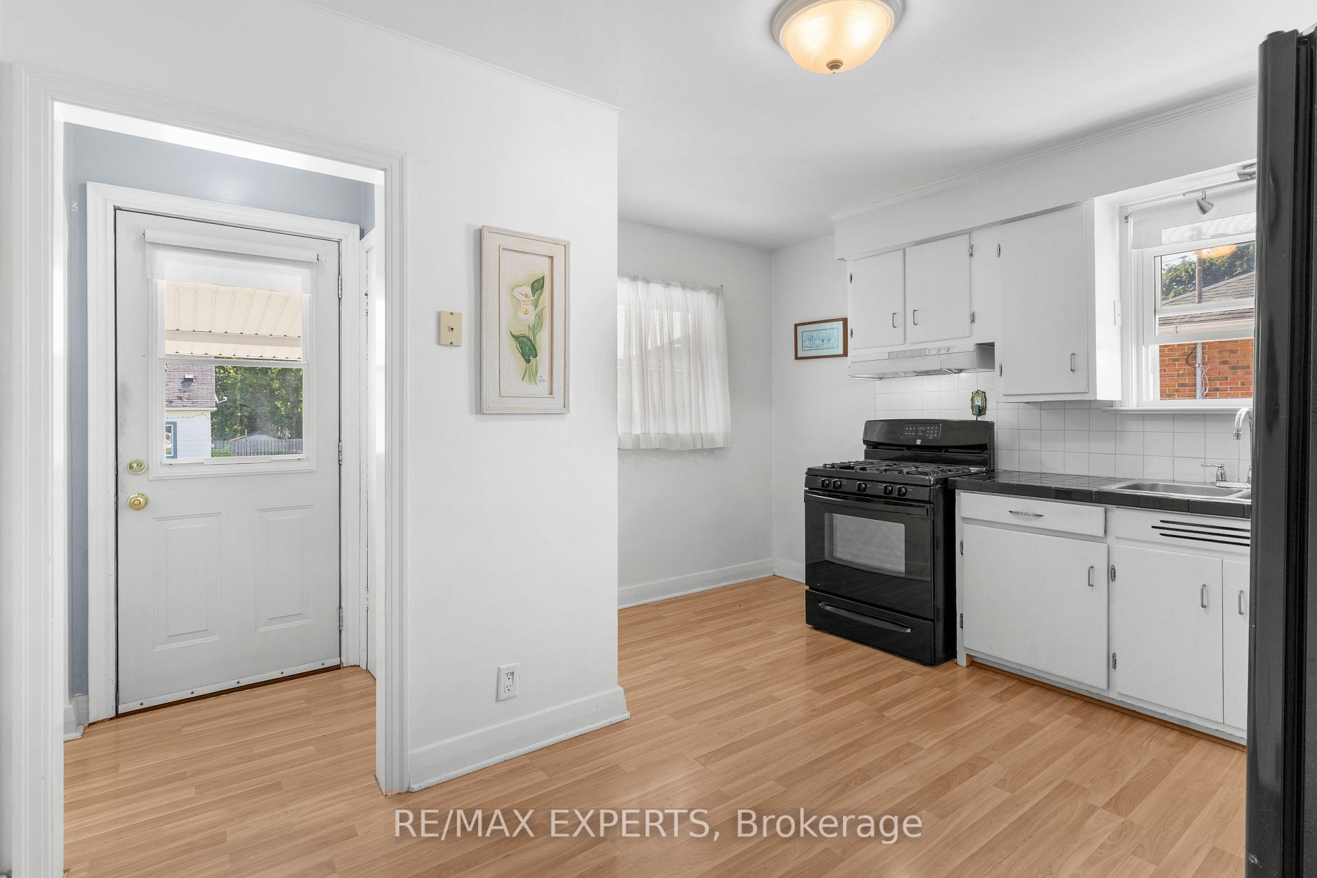 Photo 9 of 5583 Hillside Avenue, Niagara Falls, Hospital — HOMEH