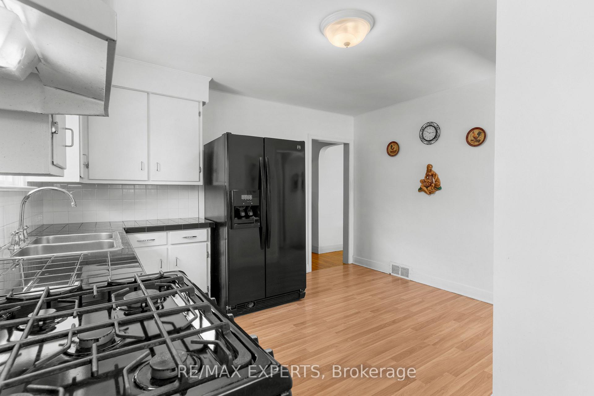 Photo 11 of 5583 Hillside Avenue, Niagara Falls, Hospital — HOMEH