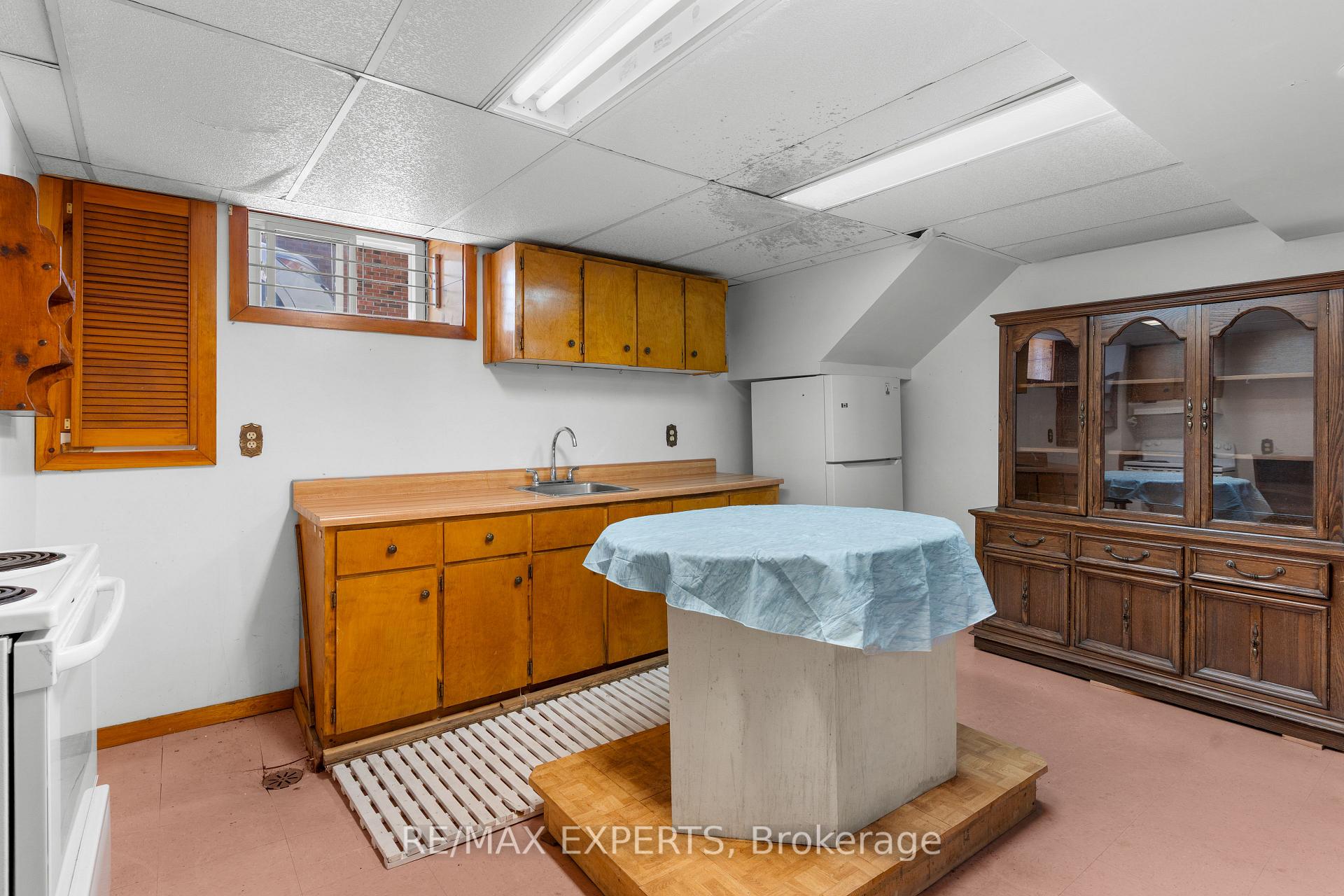 Photo 32 of 5583 Hillside Avenue, Niagara Falls, Hospital — HOMEH