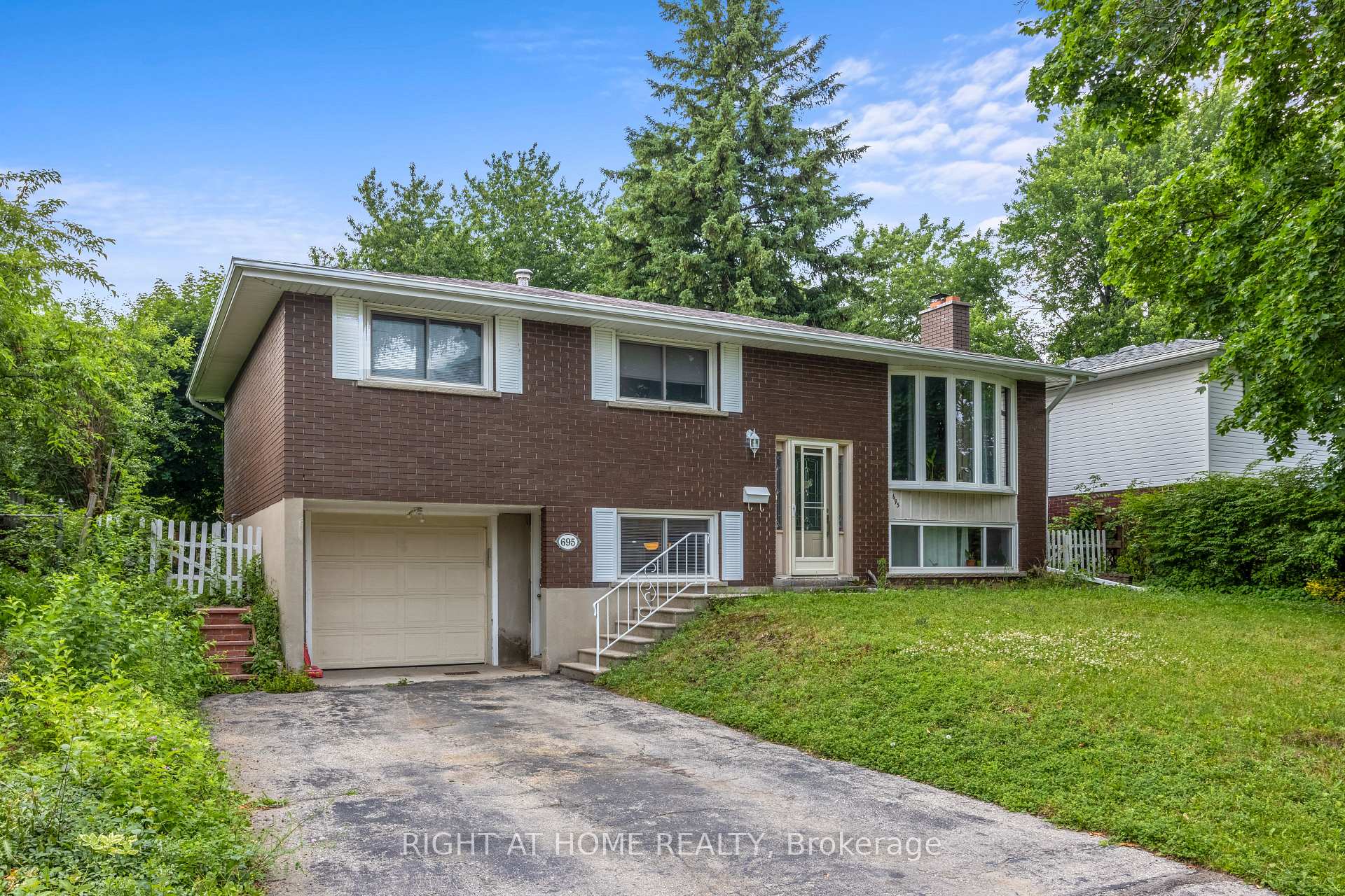 Photo 1 of Unit Upper, 695 Glen Forrest Boulevard, Waterloo, North Lakeshore — HOMEH