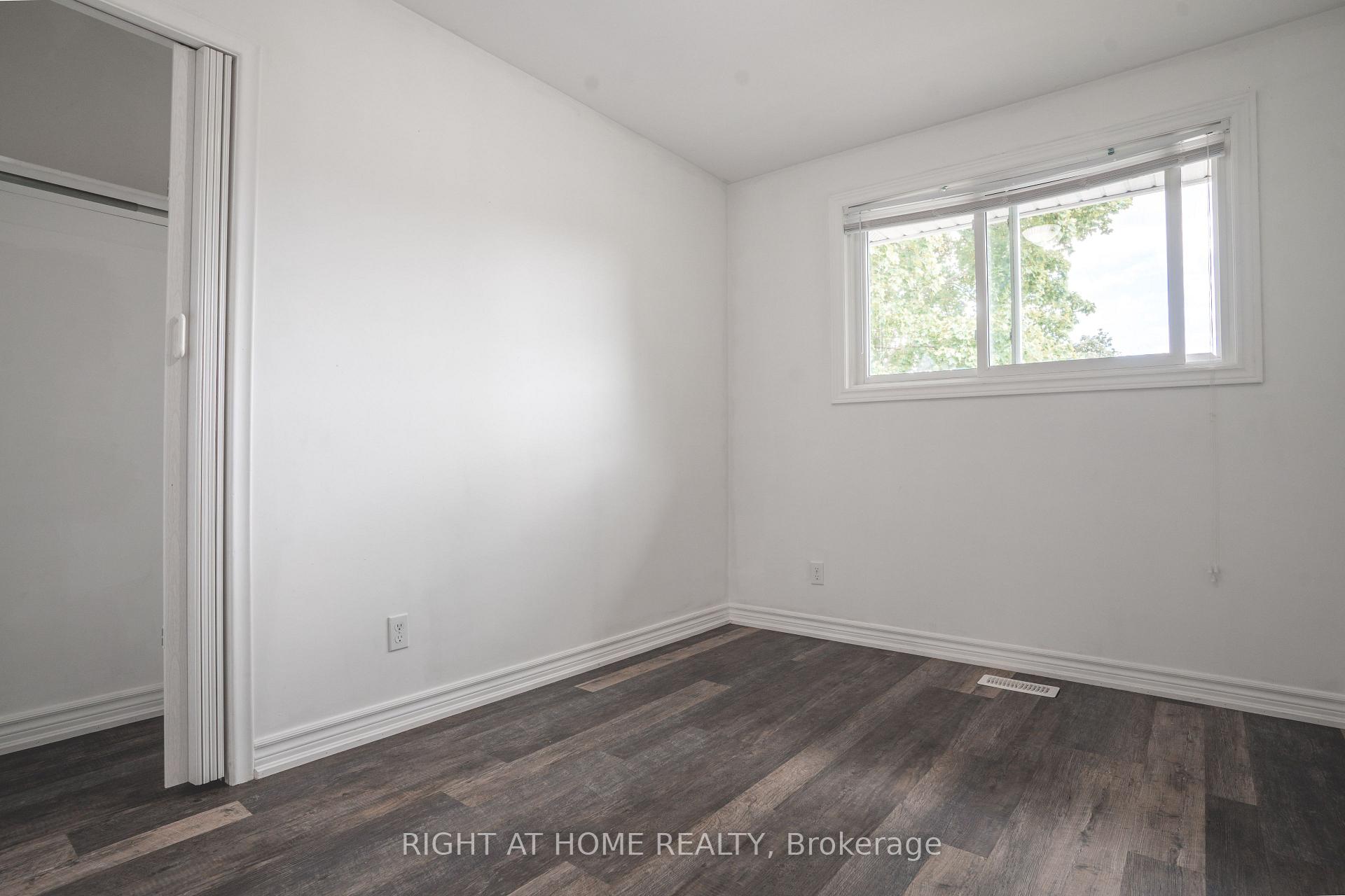 Photo 11 of Unit Upper, 695 Glen Forrest Boulevard, Waterloo, North Lakeshore — HOMEH