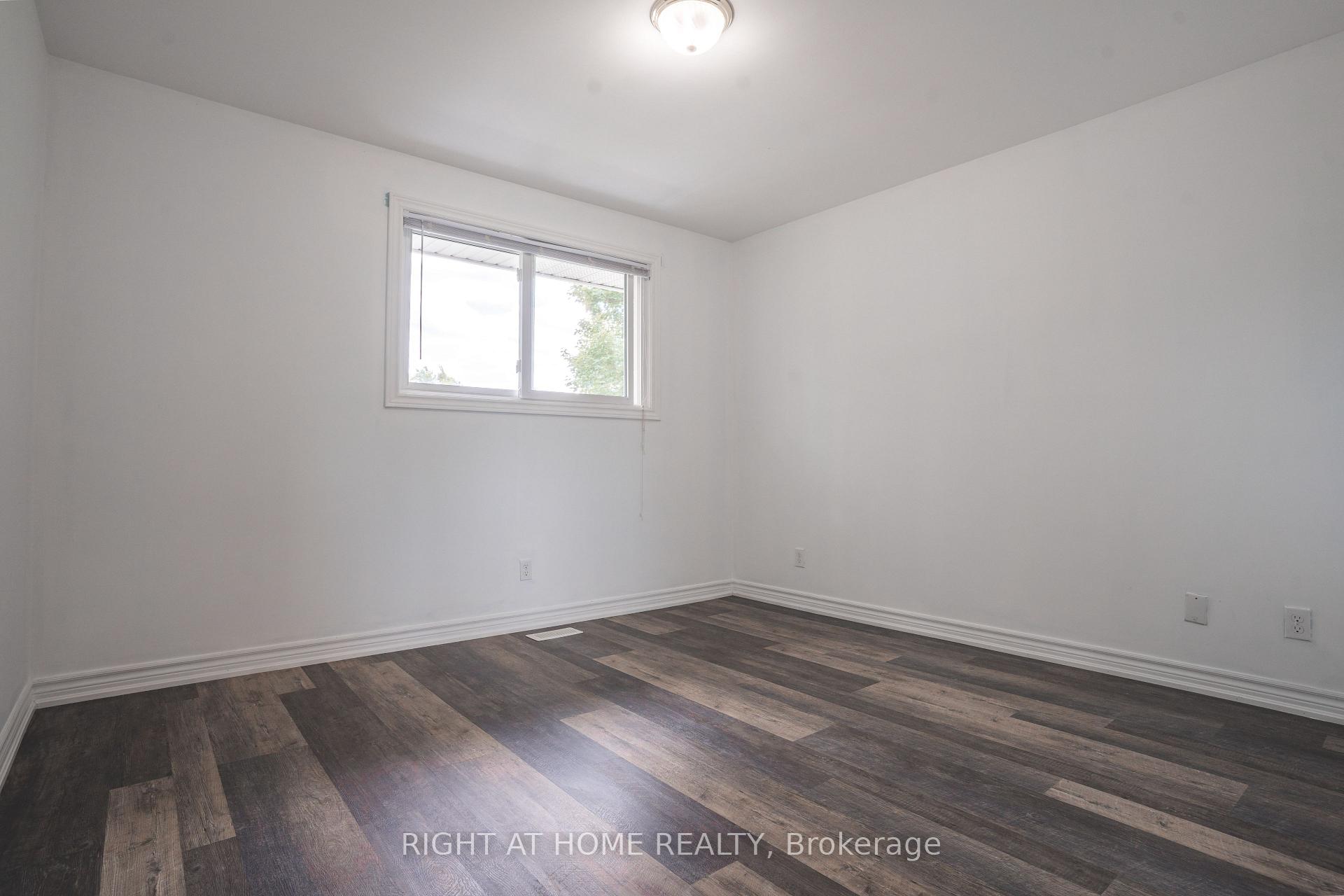 Photo 14 of Unit Upper, 695 Glen Forrest Boulevard, Waterloo, North Lakeshore — HOMEH