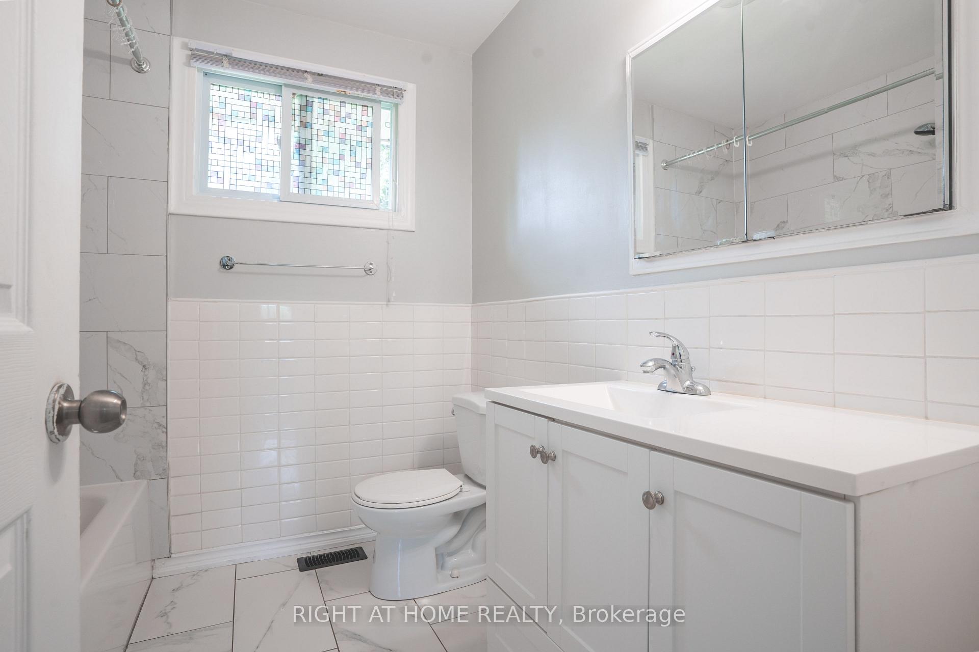 Photo 17 of Unit Upper, 695 Glen Forrest Boulevard, Waterloo, North Lakeshore — HOMEH