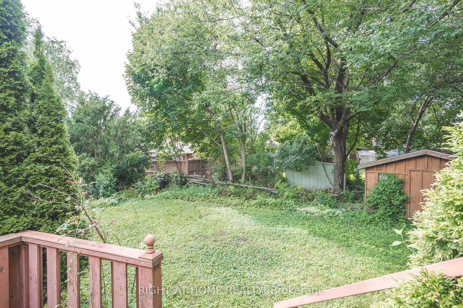 Photo 21 of Unit Upper, 695 Glen Forrest Boulevard, Waterloo, North Lakeshore — HOMEH