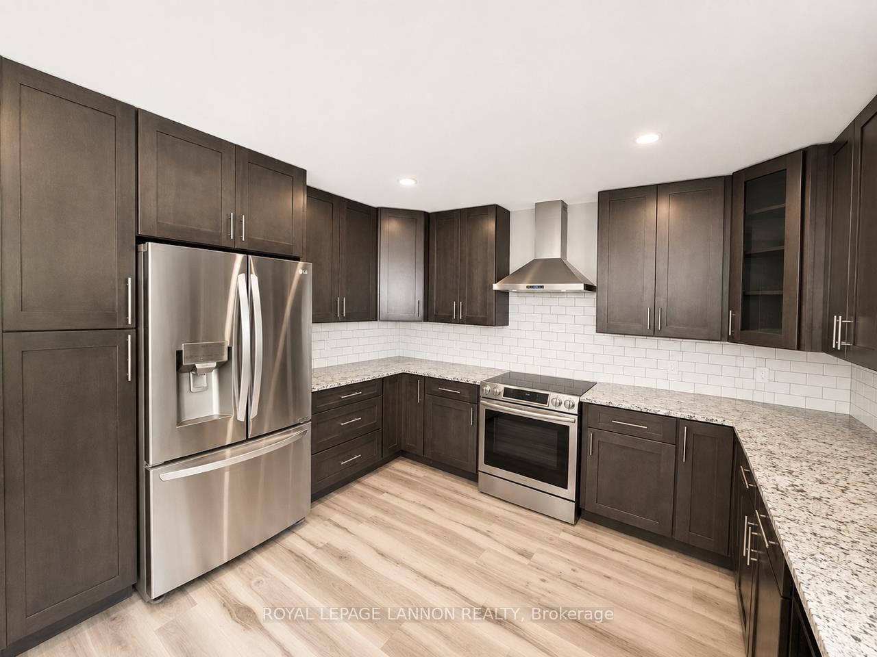 Photo 5 of 3135 Lloyd Street, Thunder Bay, Rosslyn Road — HOMEH