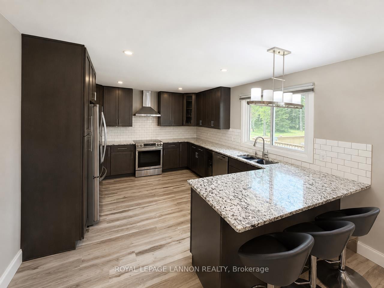 Photo 6 of 3135 Lloyd Street, Thunder Bay, Rosslyn Road — HOMEH