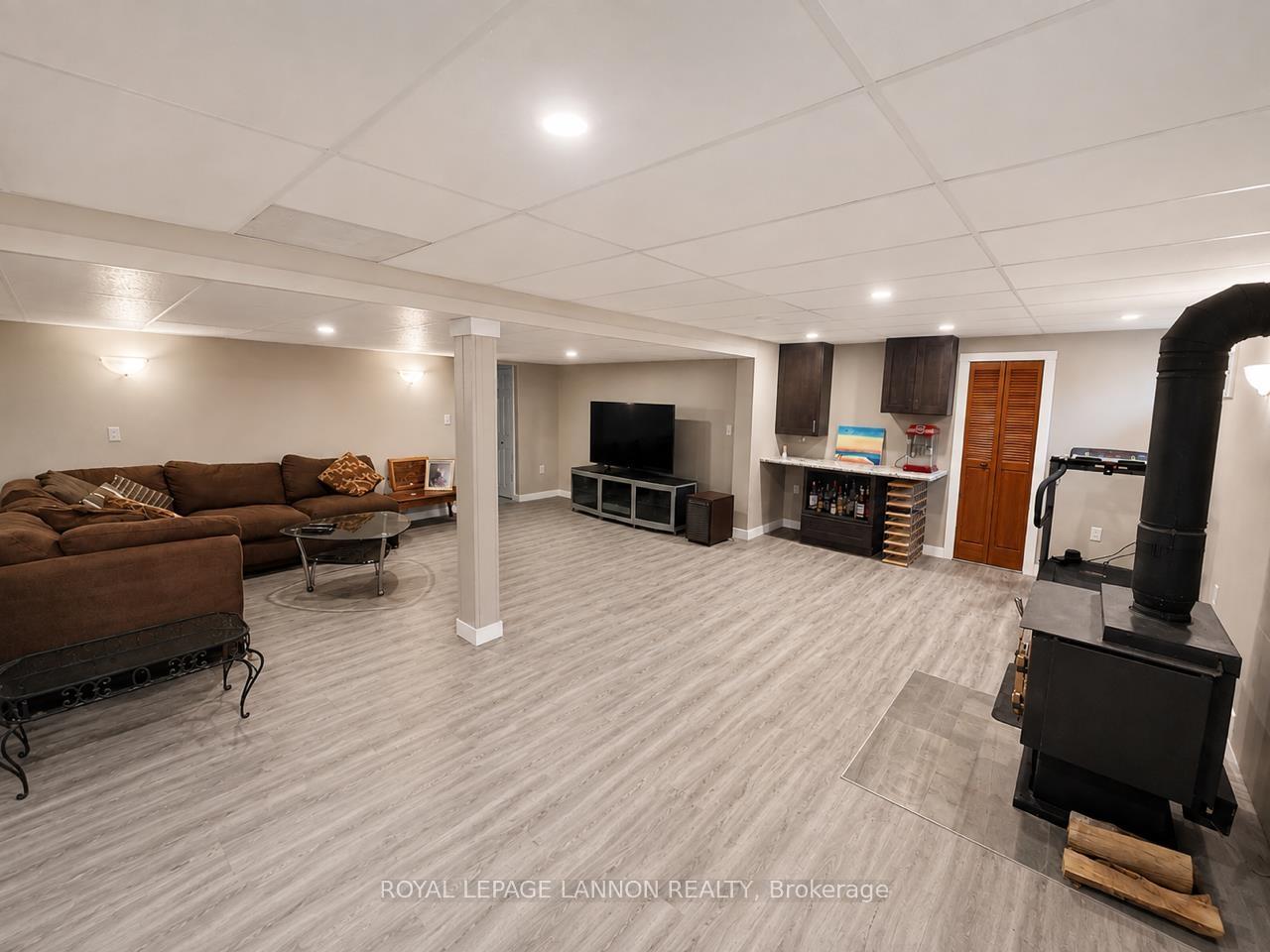 Photo 11 of 3135 Lloyd Street, Thunder Bay, Rosslyn Road — HOMEH