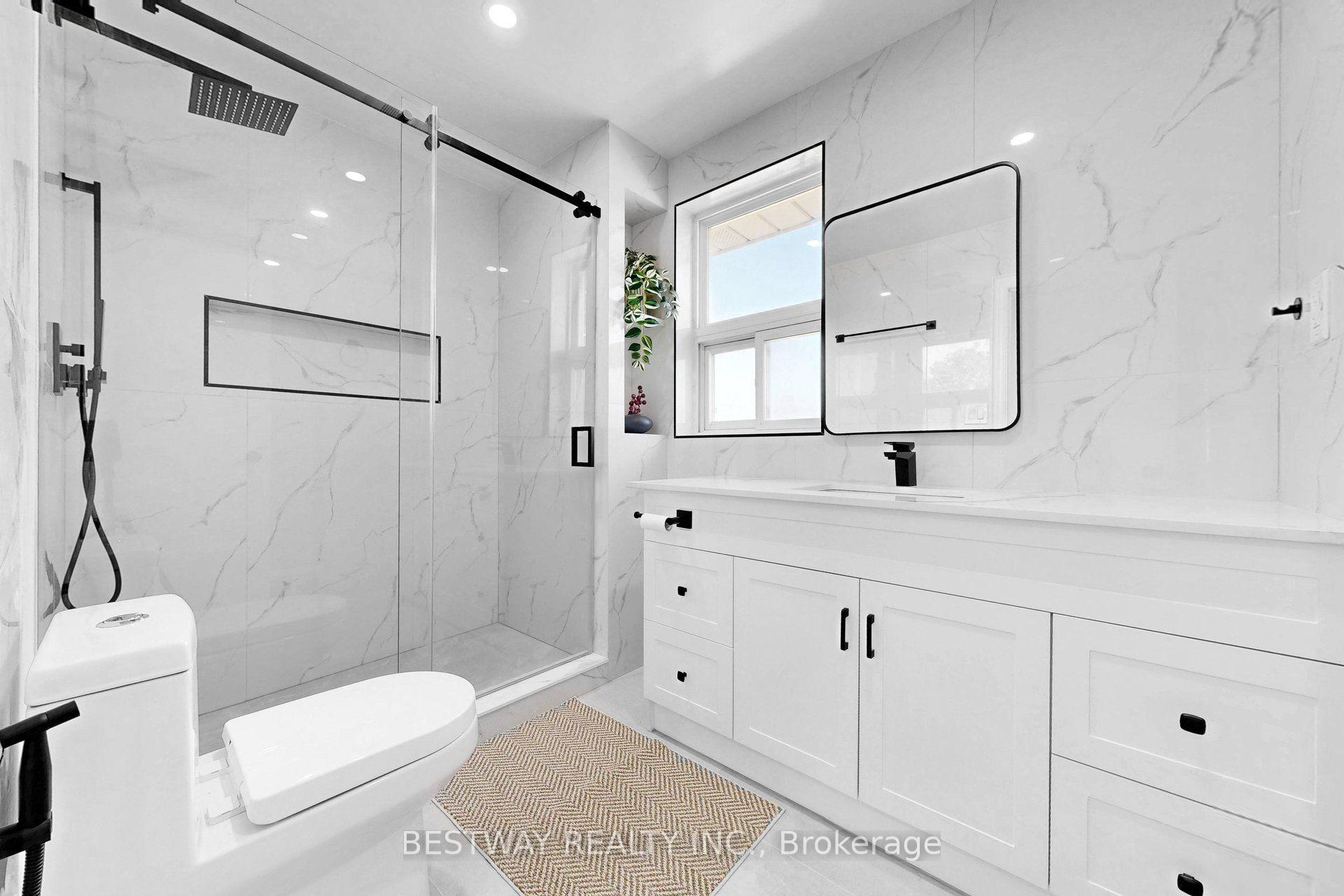 Photo 29 of 37 Victory Drive, North York, Downsview-Roding-CFB — HOMEH