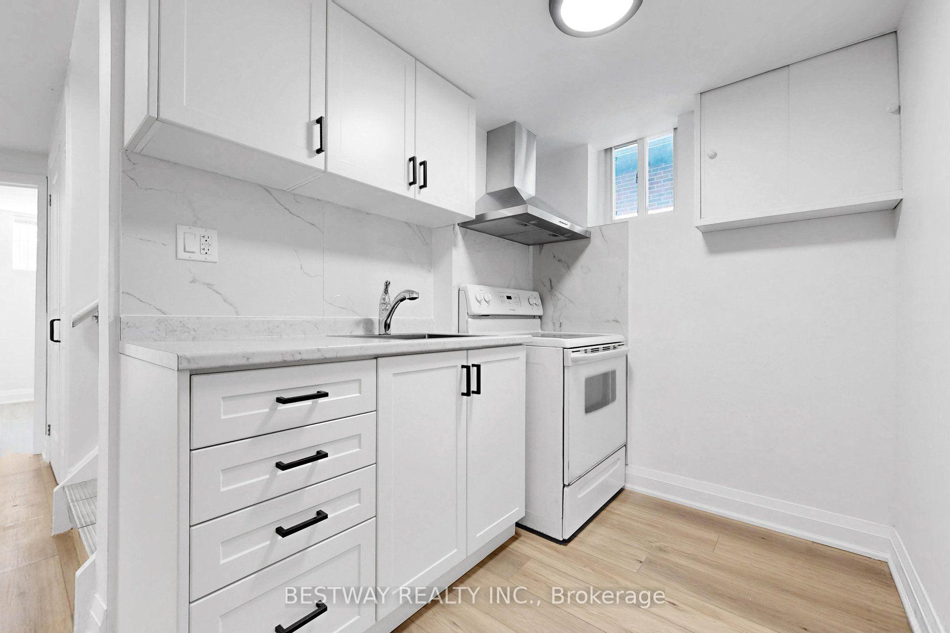 Photo 35 of 37 Victory Drive, North York, Downsview-Roding-CFB — HOMEH