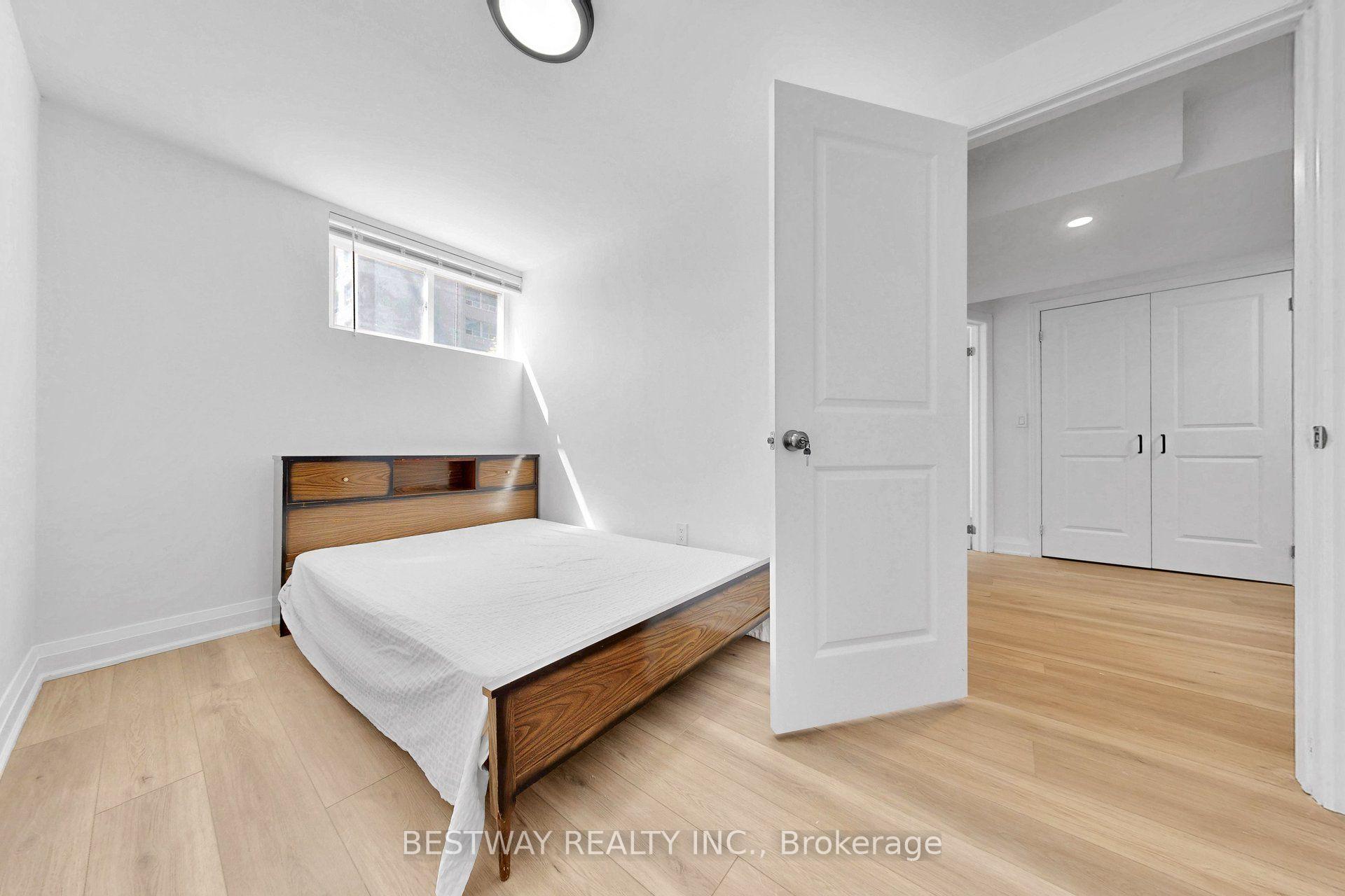 Photo 39 of 37 Victory Drive, North York, Downsview-Roding-CFB — HOMEH