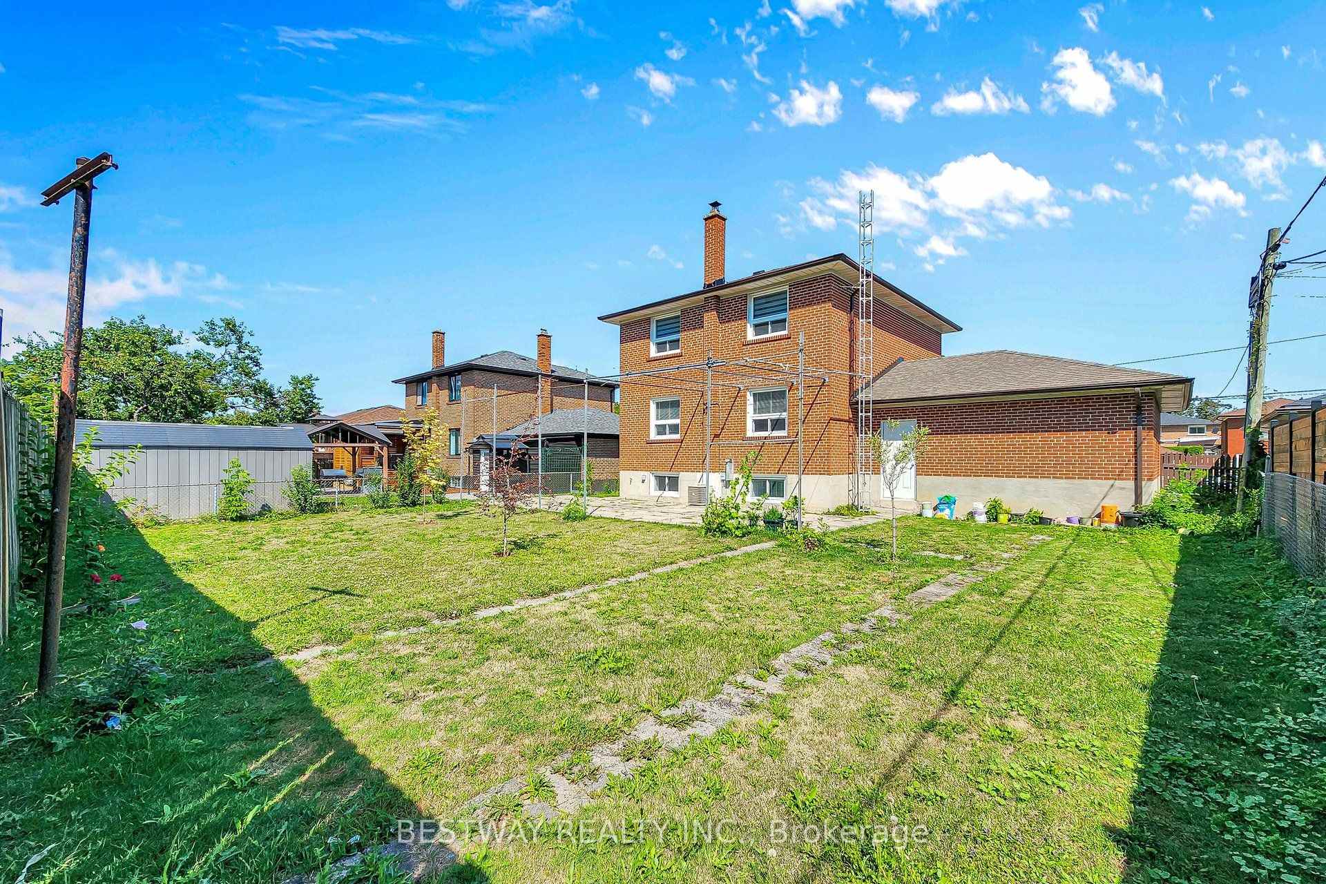 Photo 43 of 37 Victory Drive, North York, Downsview-Roding-CFB — HOMEH