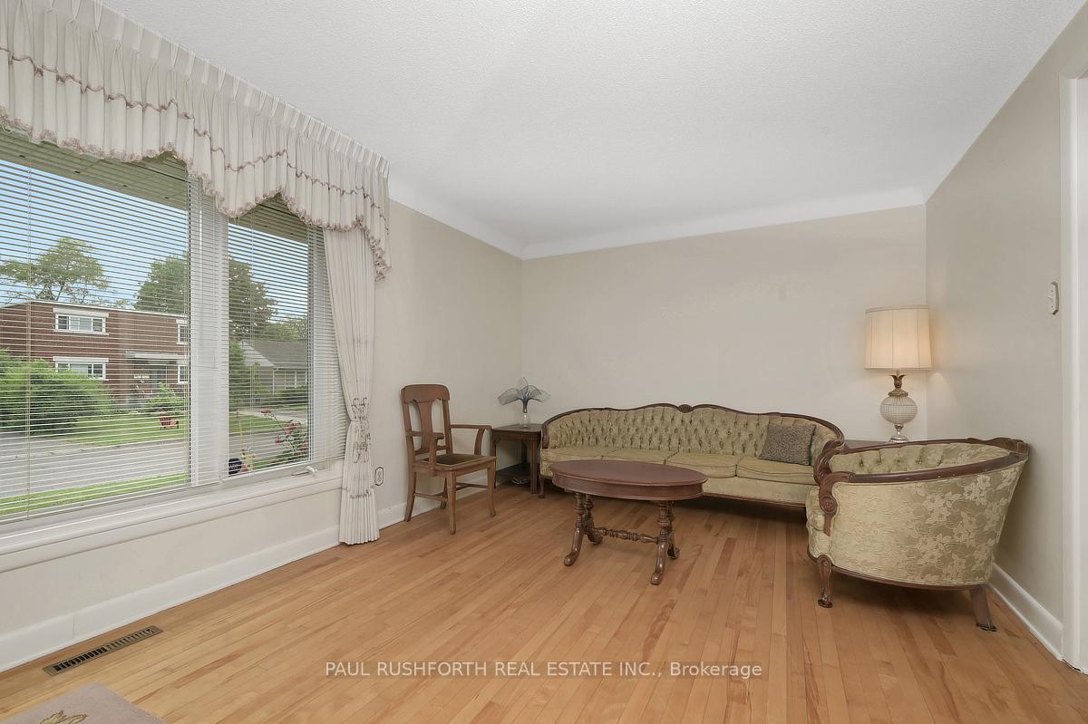 Photo 6 of 1075 Secord Avenue, Ottawa, Billings Bridge — HOMEH