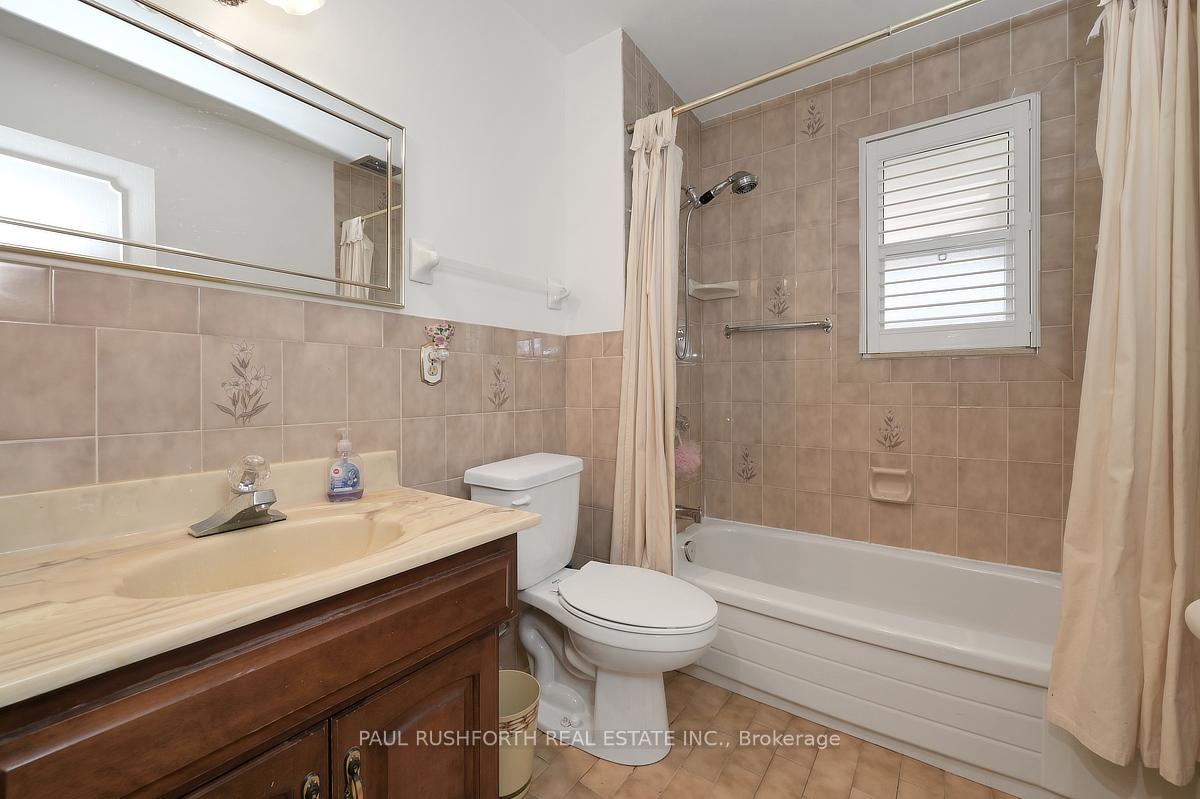Photo 17 of 1075 Secord Avenue, Ottawa, Billings Bridge — HOMEH