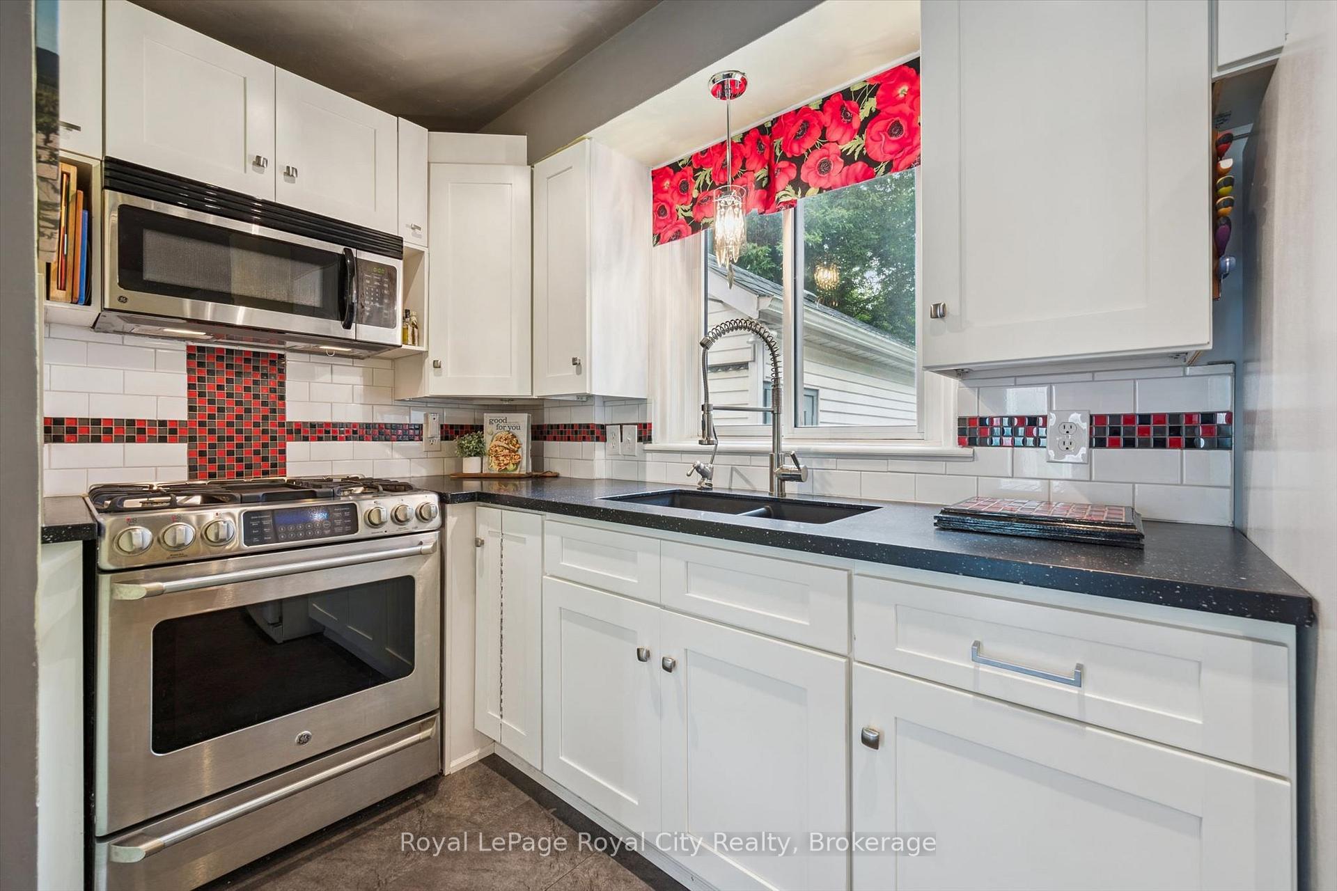 Photo 15 of 18 June Avenue, Guelph, Riverside Park — HOMEH