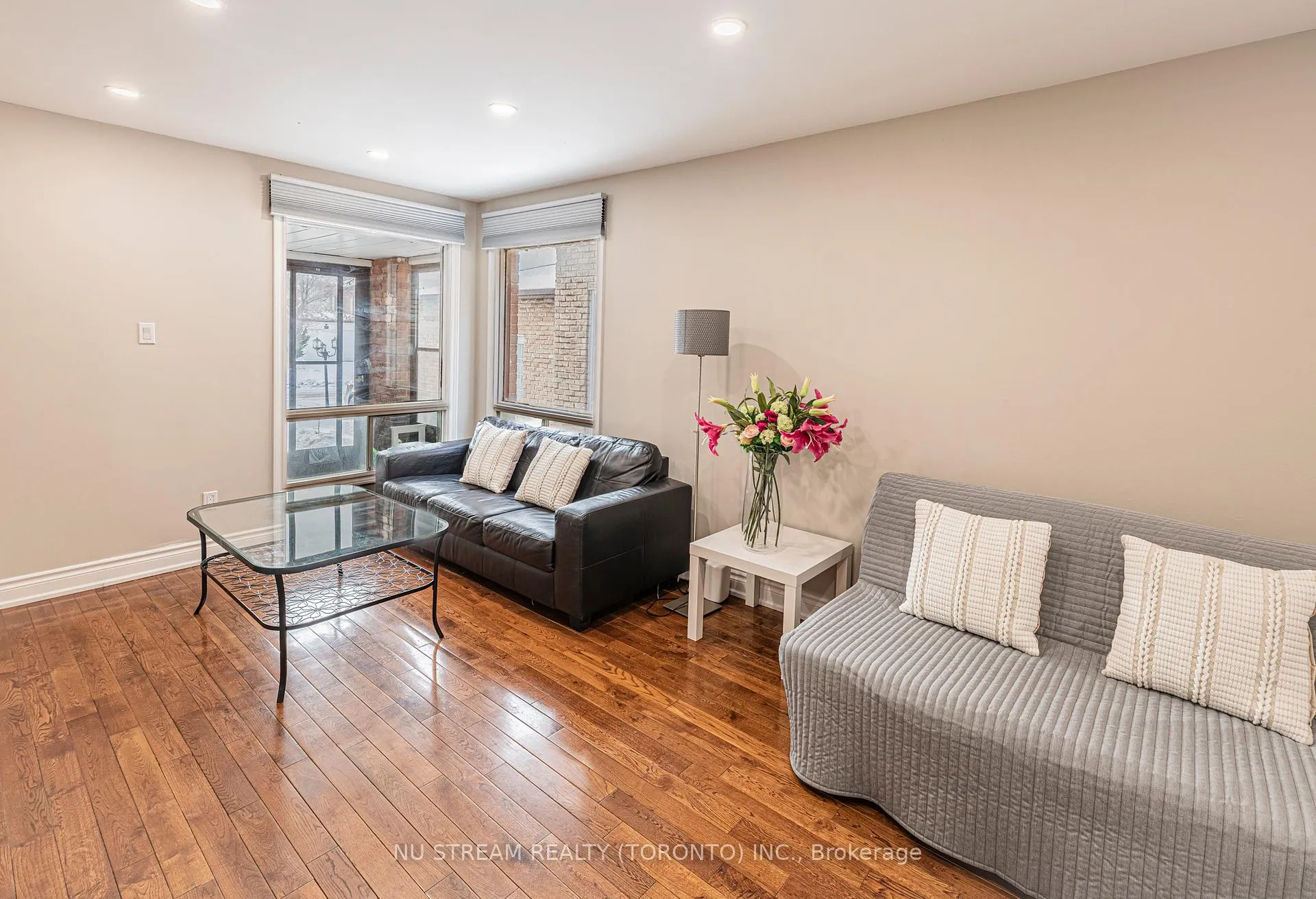 Photo 6 of 40 Bedale Crescent, Markham, Milliken Mills West — HOMEH