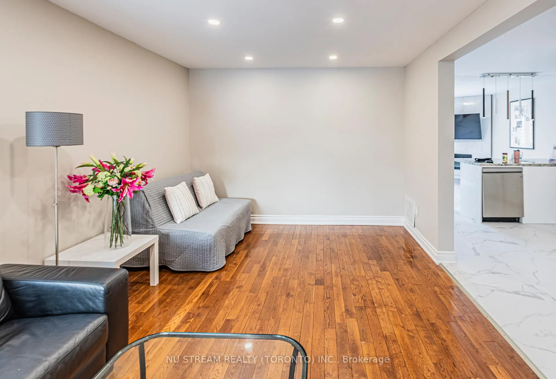 Photo 7 of 40 Bedale Crescent, Markham, Milliken Mills West — HOMEH