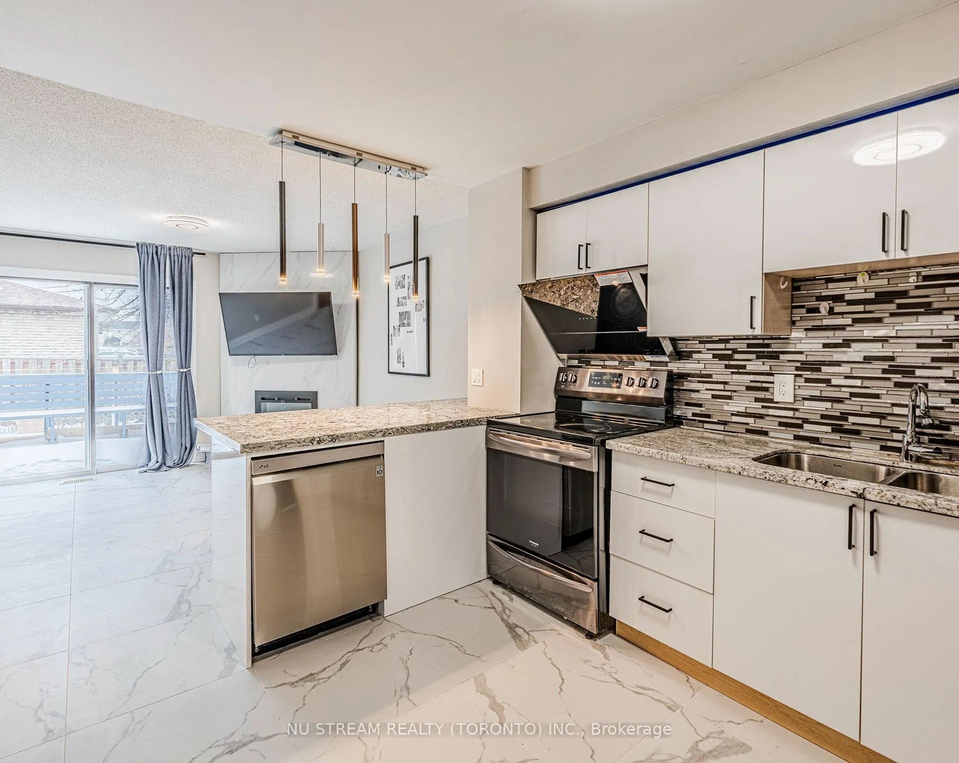 Photo 11 of 40 Bedale Crescent, Markham, Milliken Mills West — HOMEH