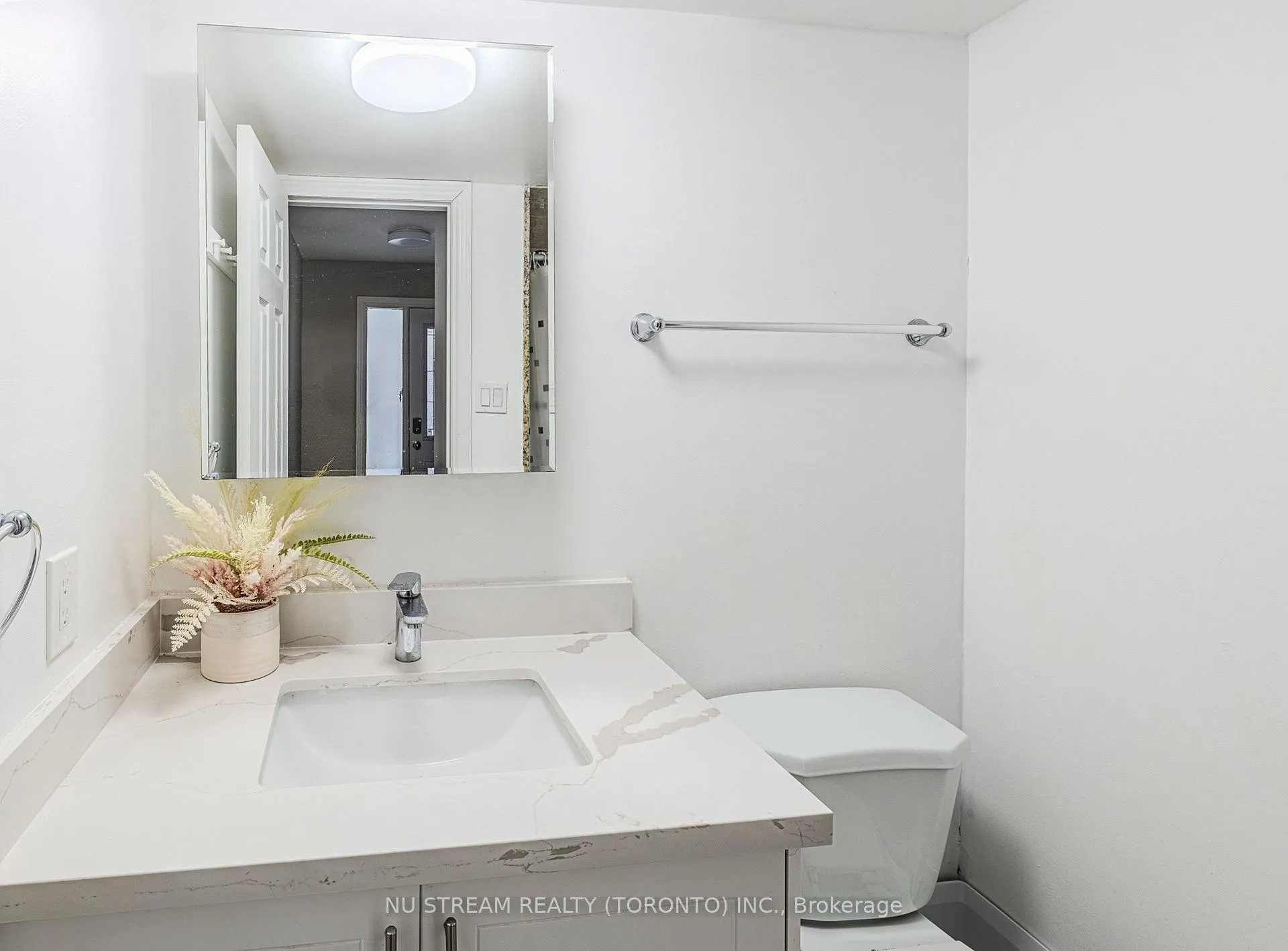 Photo 14 of 40 Bedale Crescent, Markham, Milliken Mills West — HOMEH