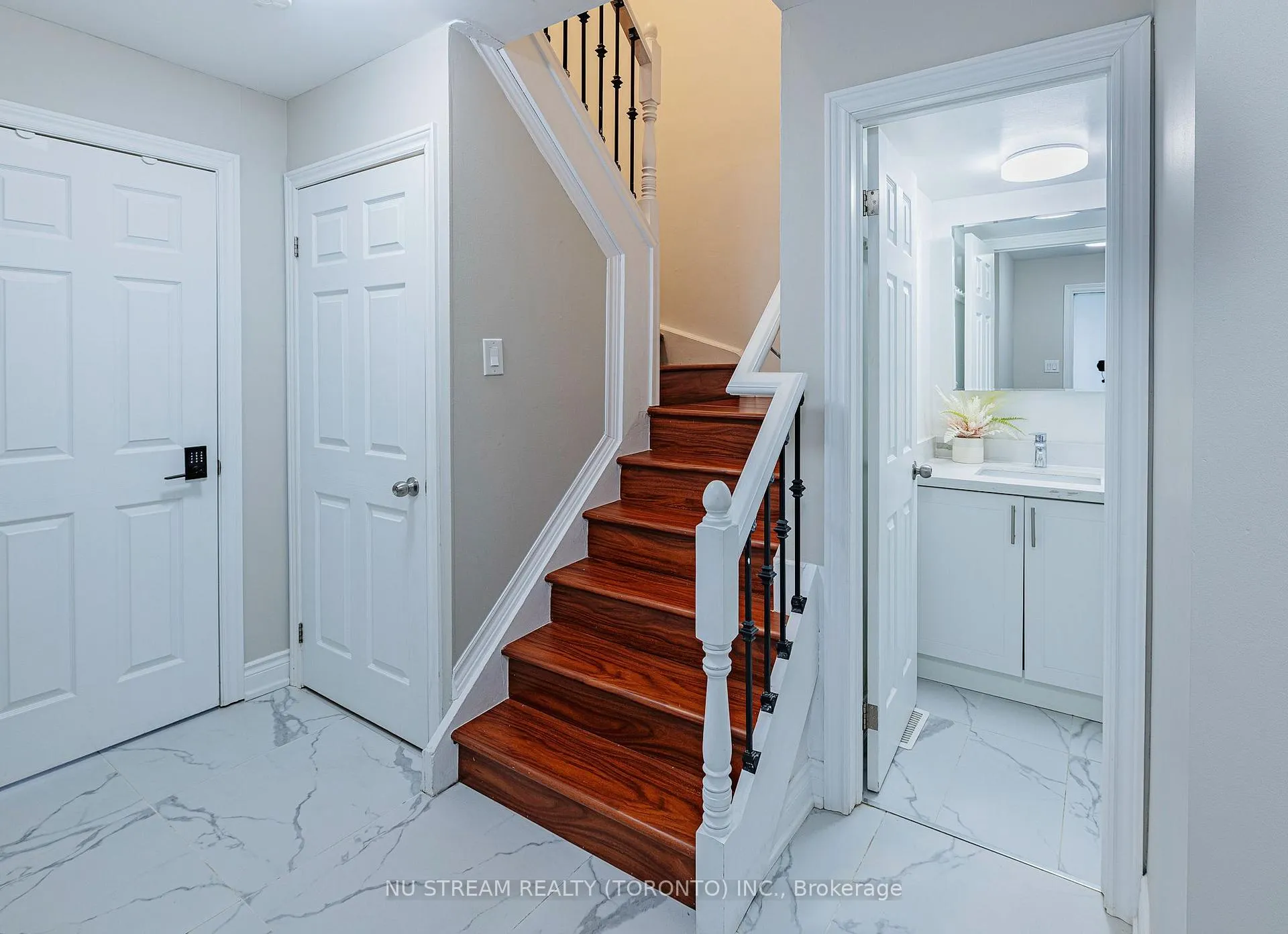Photo 15 of 40 Bedale Crescent, Markham, Milliken Mills West — HOMEH