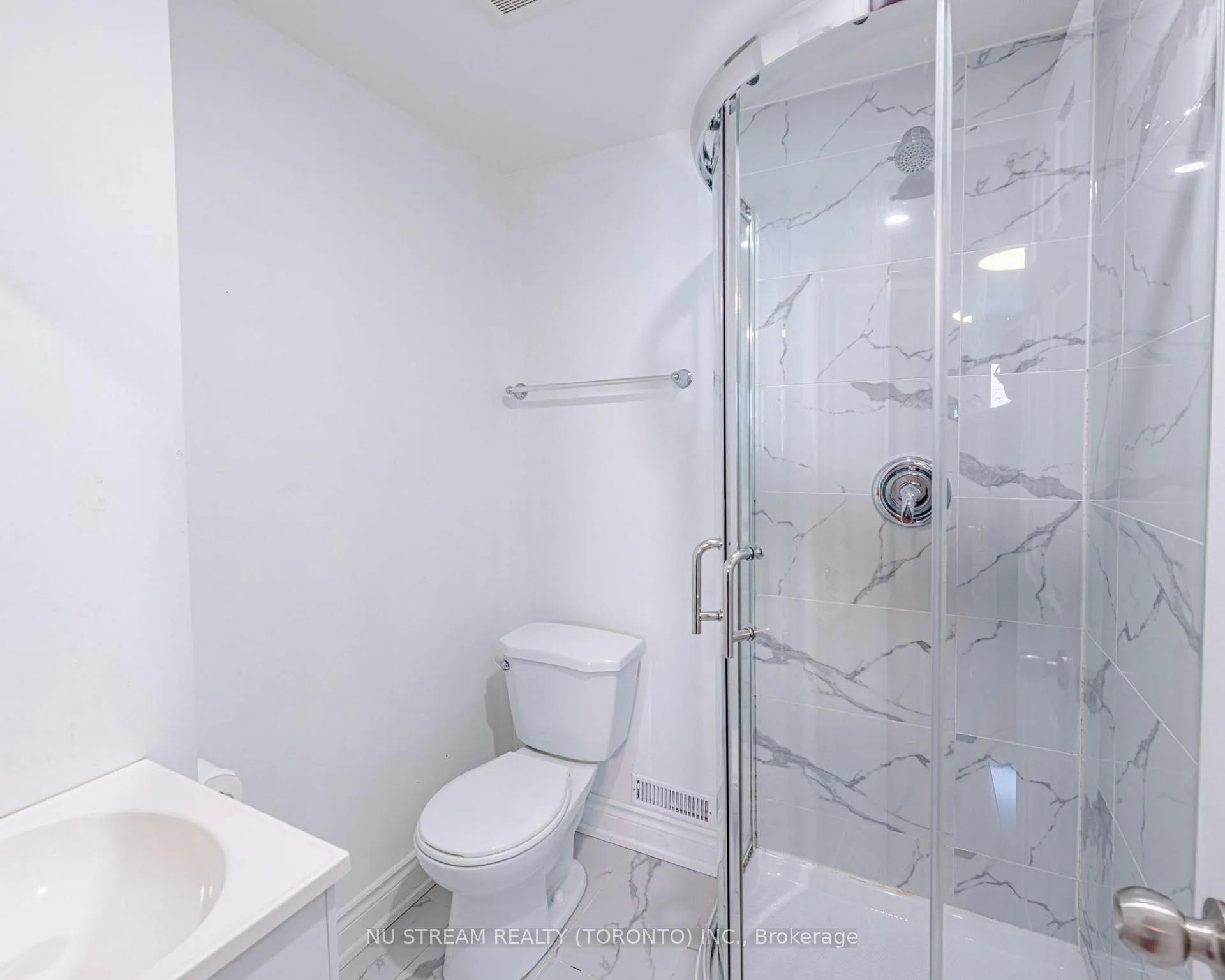 Photo 26 of 40 Bedale Crescent, Markham, Milliken Mills West — HOMEH