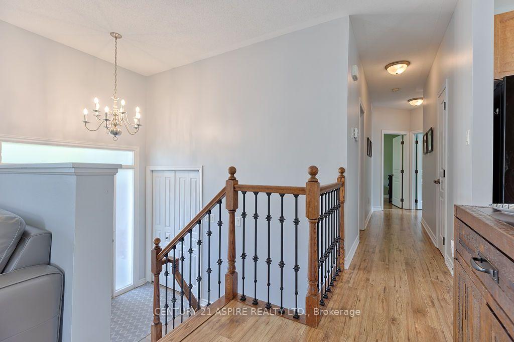 Photo 5 of 12 Bedard Boulevard, Petawawa, Petawawa — HOMEH