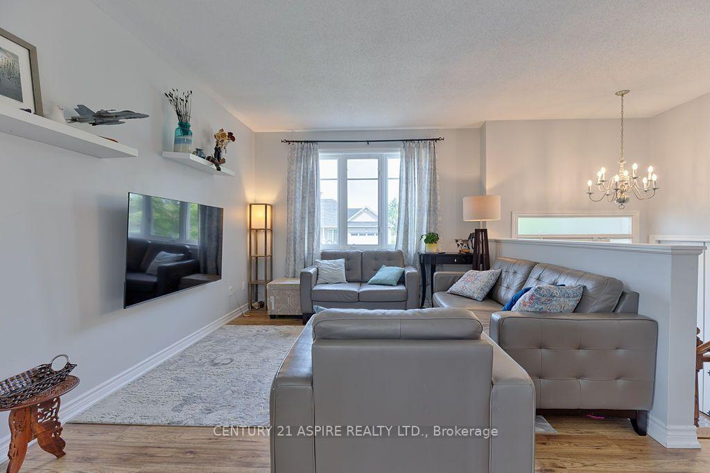 Photo 6 of 12 Bedard Boulevard, Petawawa, Petawawa — HOMEH