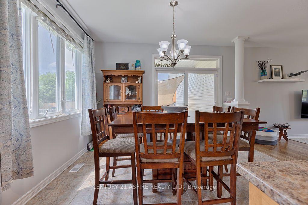 Photo 10 of 12 Bedard Boulevard, Petawawa, Petawawa — HOMEH