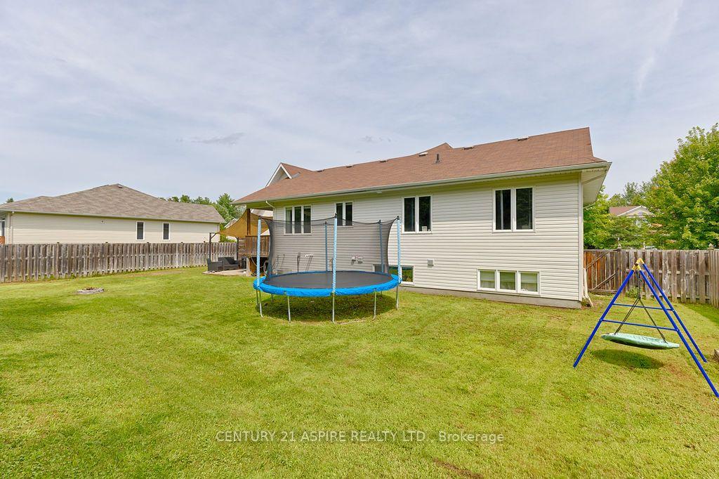 Photo 34 of 12 Bedard Boulevard, Petawawa, Petawawa — HOMEH