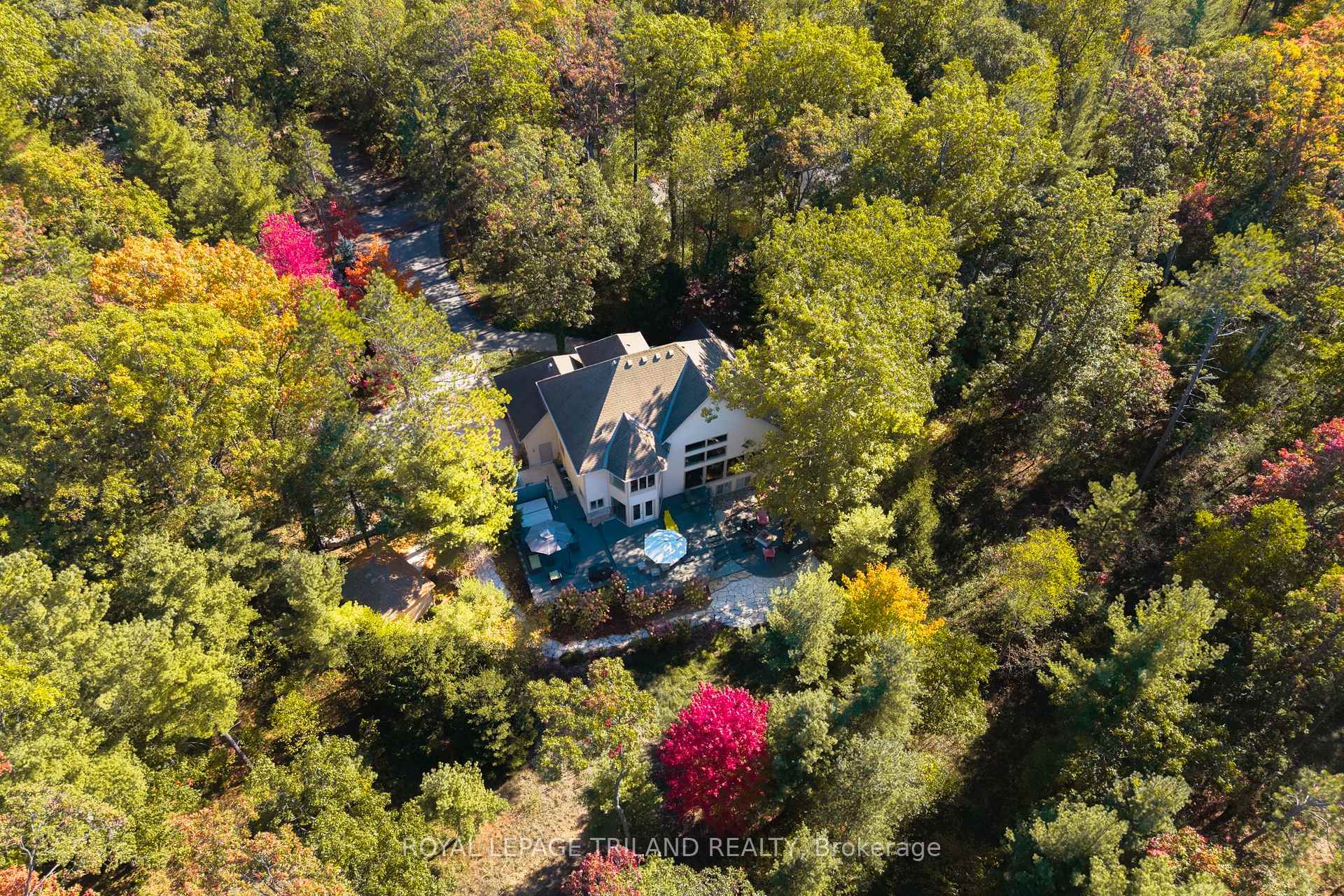 Photo 7 of 10016 The Trail, Lambton Shores, Grand Bend — HOMEH