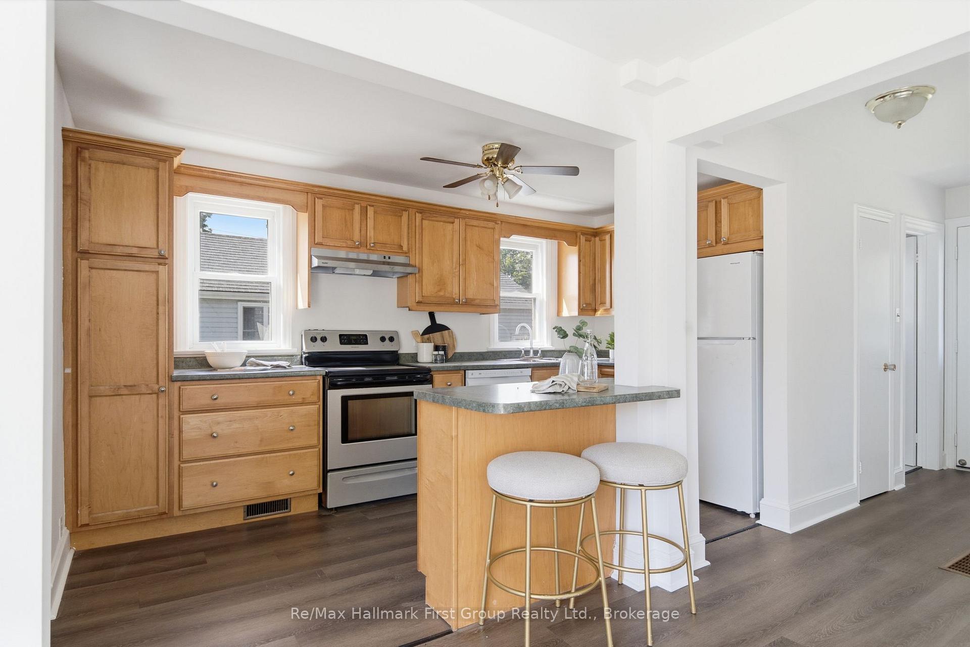 Photo 7 of 573 Sinclair Street, Cobourg — HOMEH