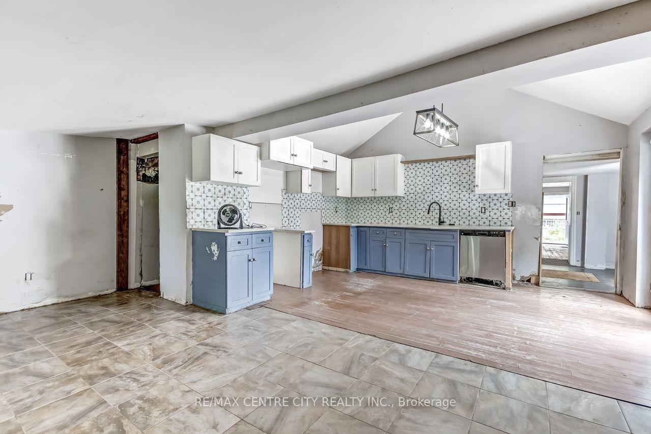 Photo 11 of 46329 Sparta Line, Central Elgin, Sparta — HOMEH
