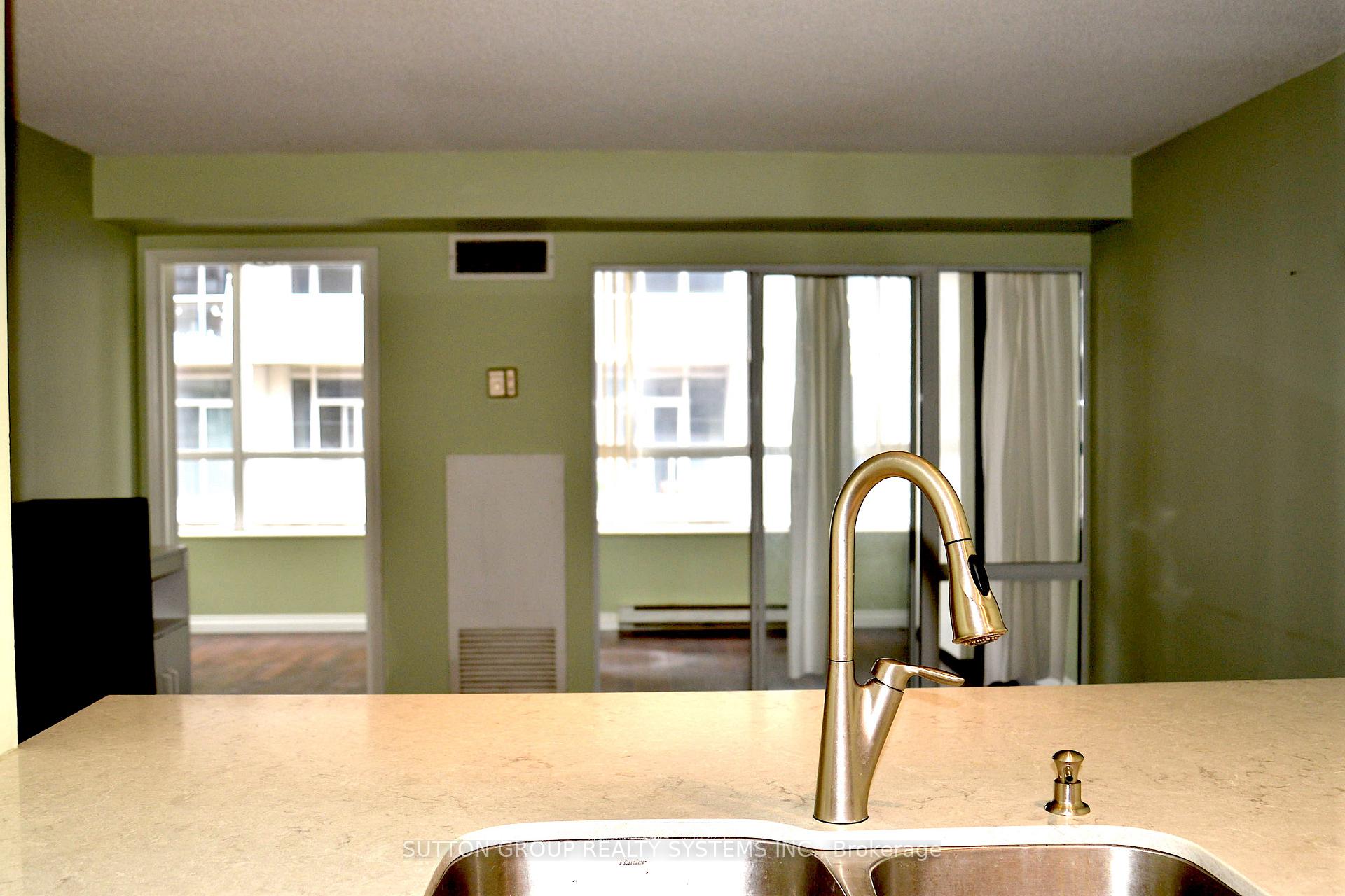 Photo 7 of Unit 1809, 717 Bay Street, Toronto, Bay Street Corridor — HOMEH