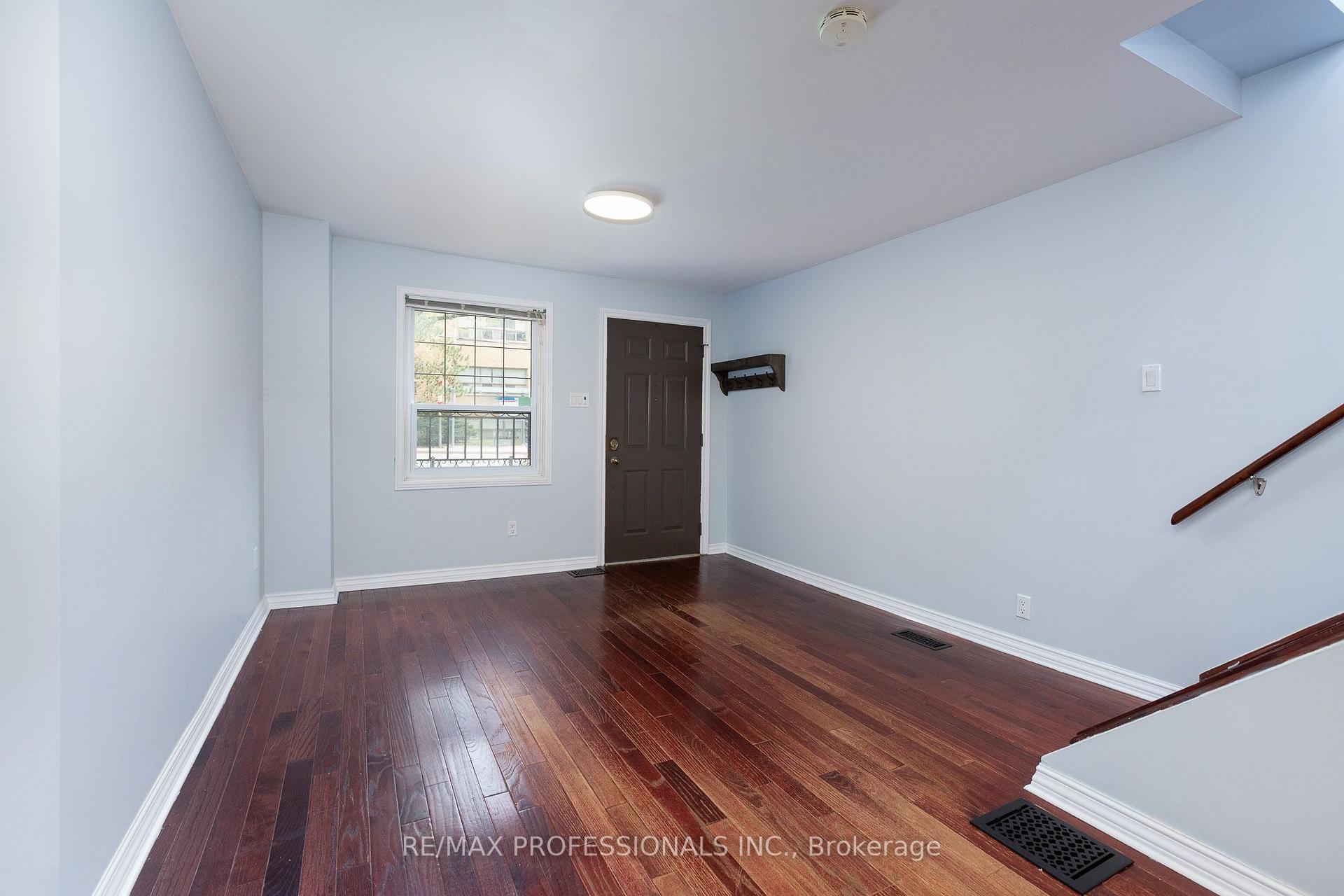 Photo 5 of 4 Runnymede Road, Toronto, High Park-Swansea — HOMEH