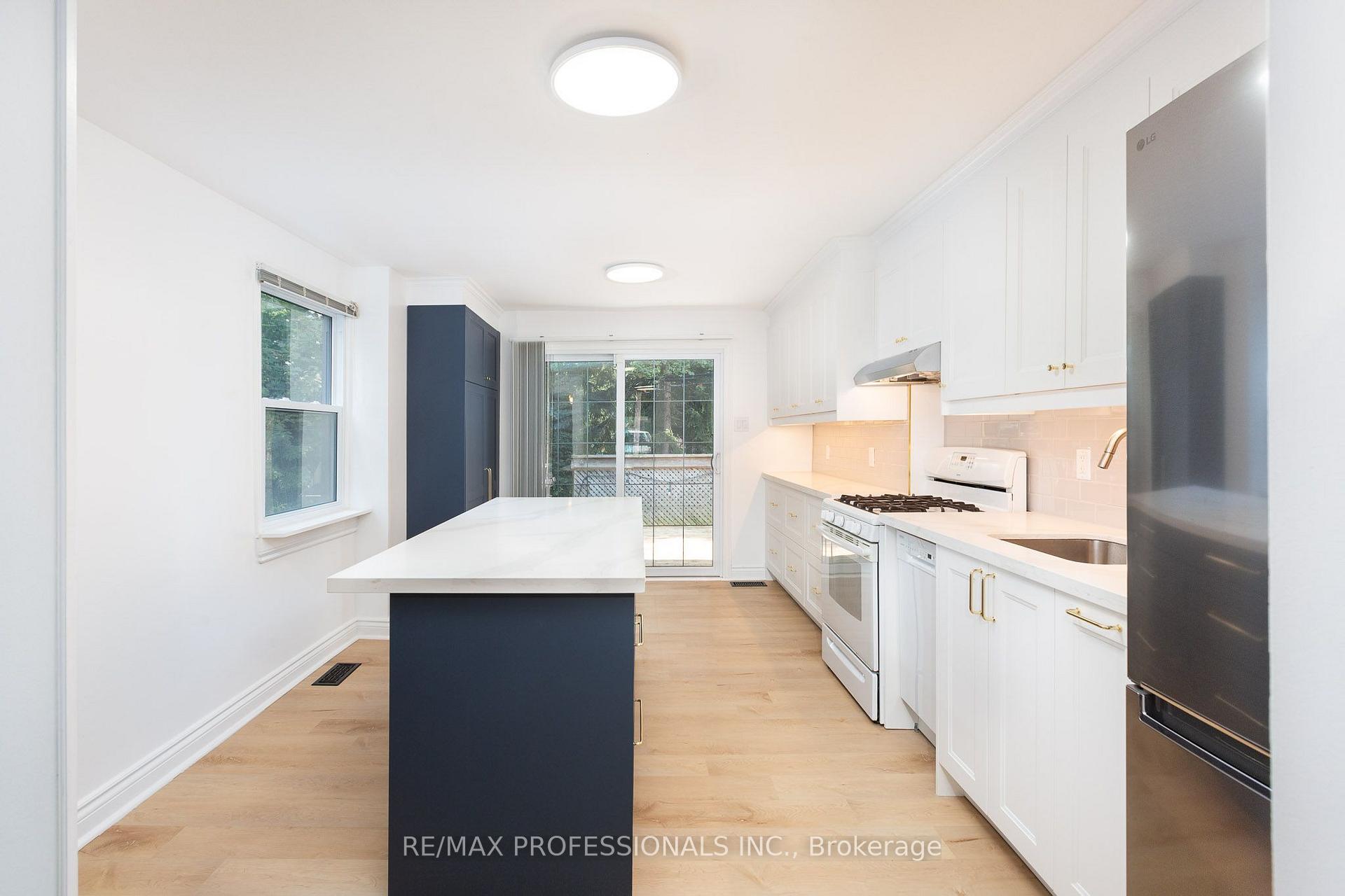 Photo 9 of 4 Runnymede Road, Toronto, High Park-Swansea — HOMEH