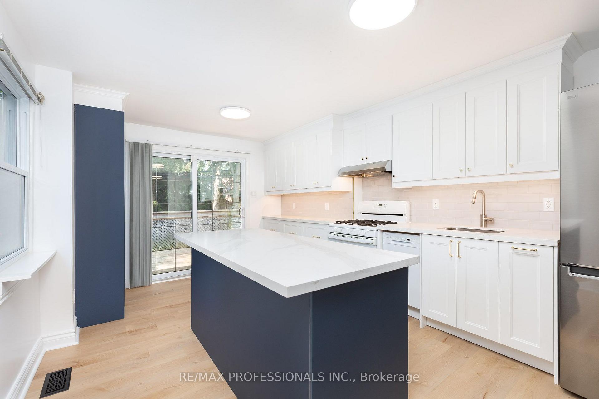 Photo 10 of 4 Runnymede Road, Toronto, High Park-Swansea — HOMEH