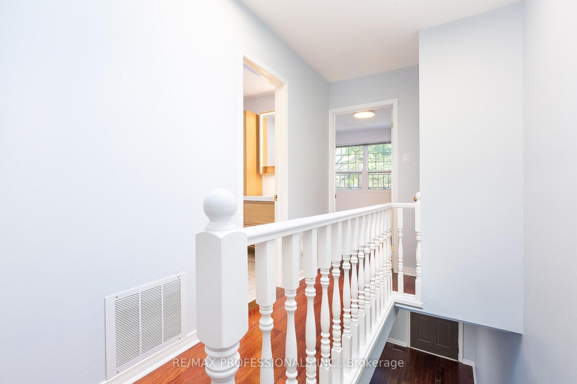 Photo 15 of 4 Runnymede Road, Toronto, High Park-Swansea — HOMEH