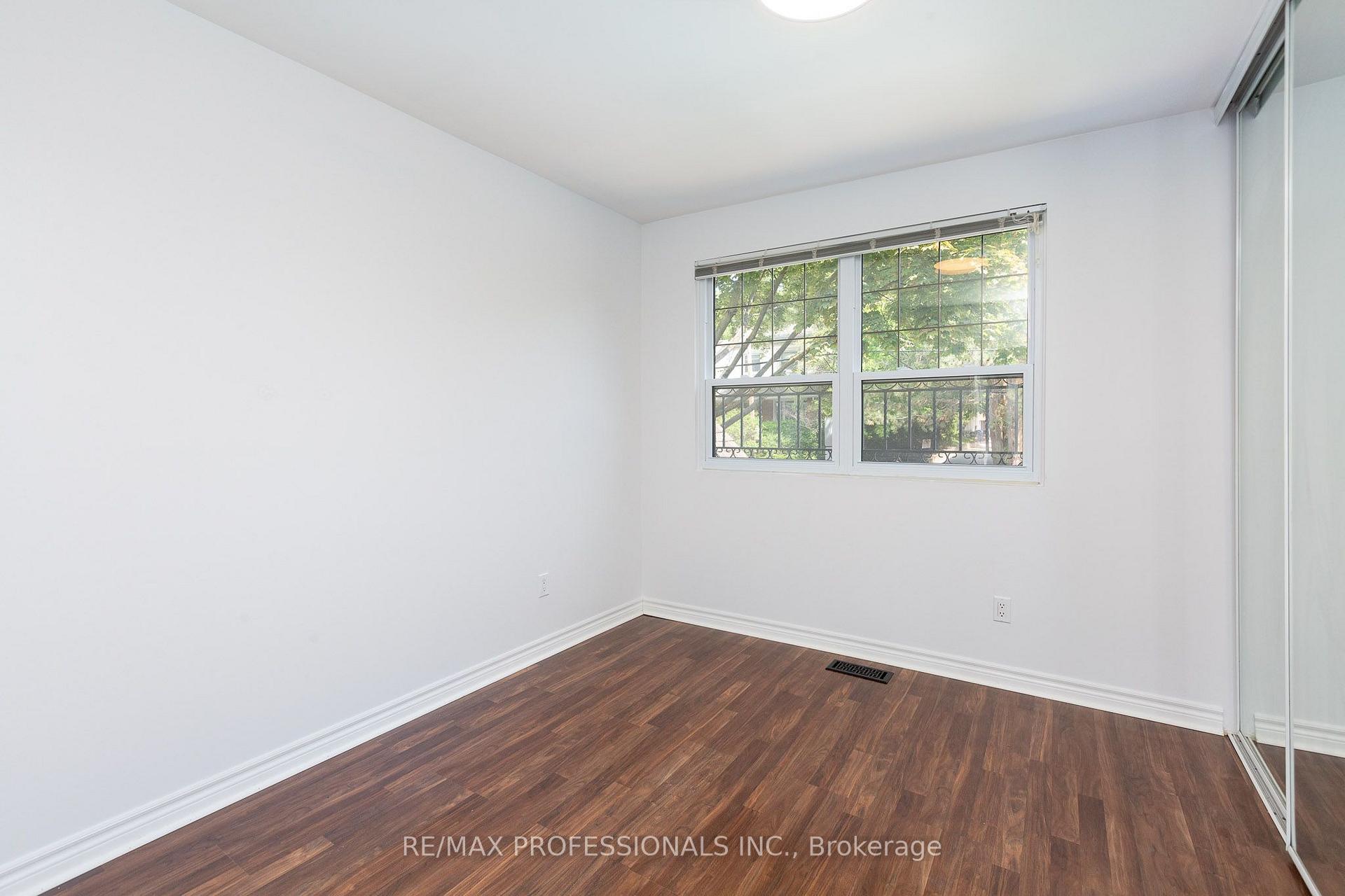 Photo 17 of 4 Runnymede Road, Toronto, High Park-Swansea — HOMEH