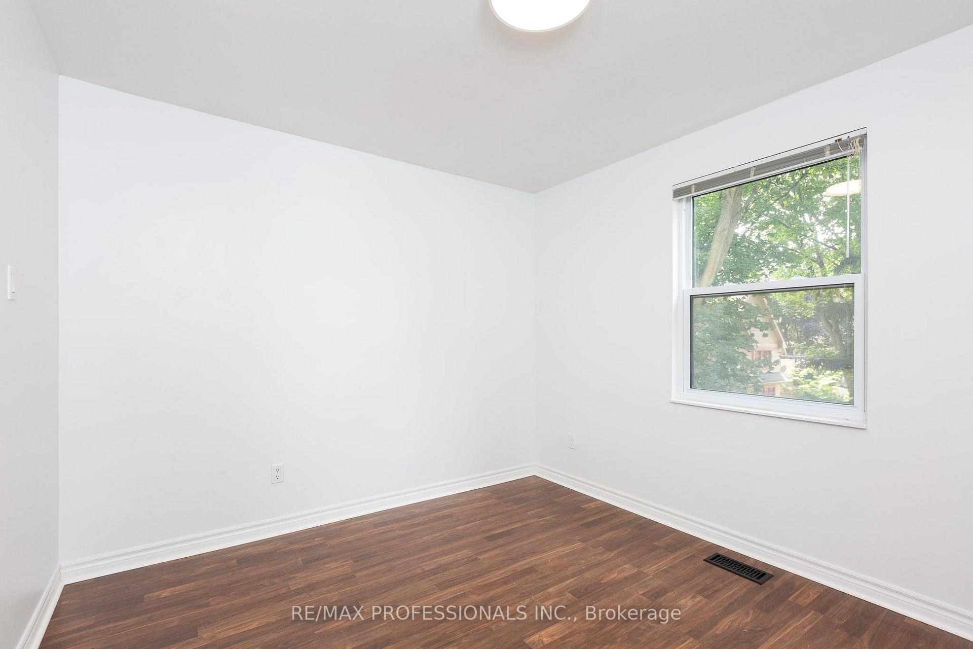 Photo 24 of 4 Runnymede Road, Toronto, High Park-Swansea — HOMEH