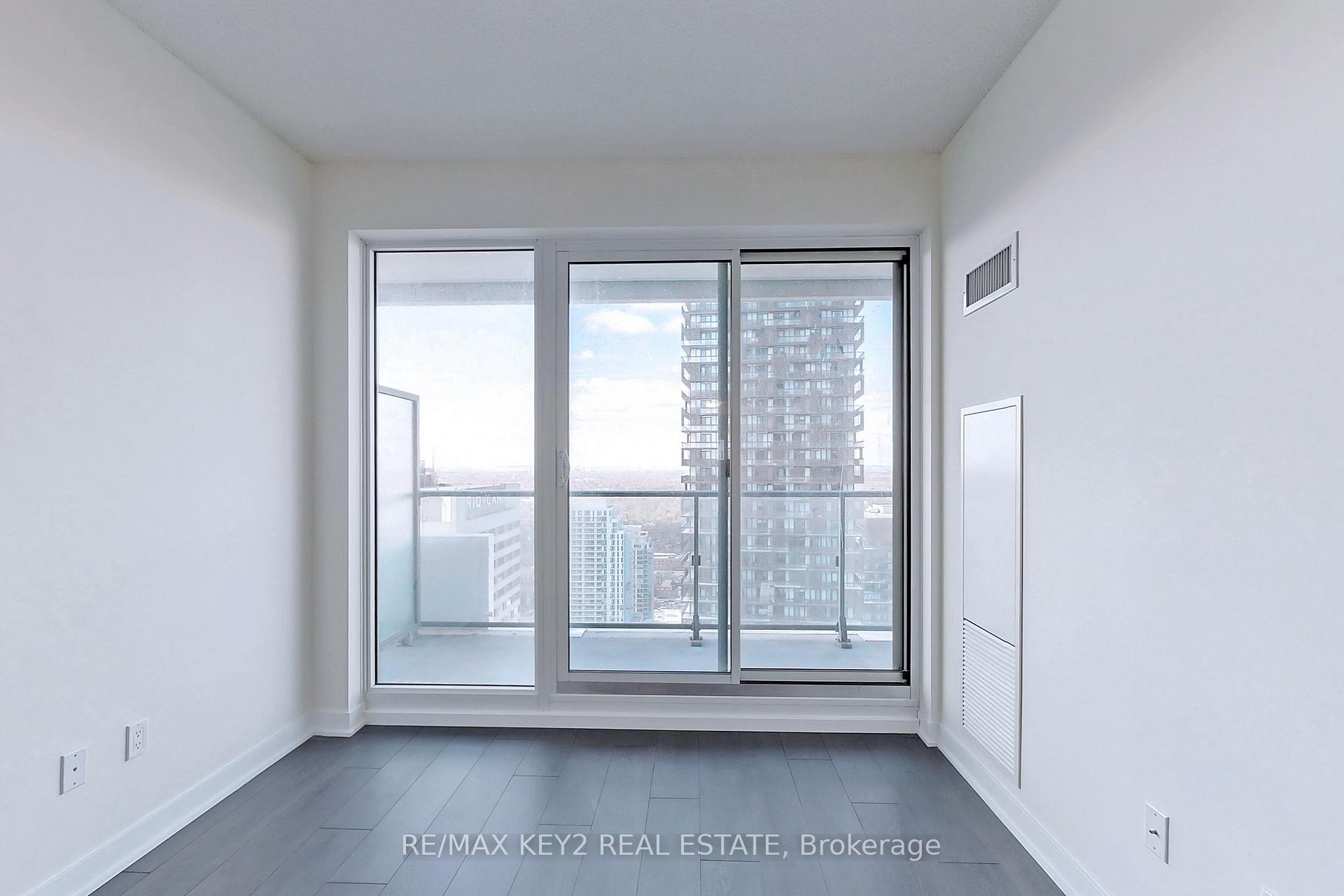Photo 2 of Unit 4210, 2221 Yonge Street, Toronto, Mount Pleasant West — HOMEH