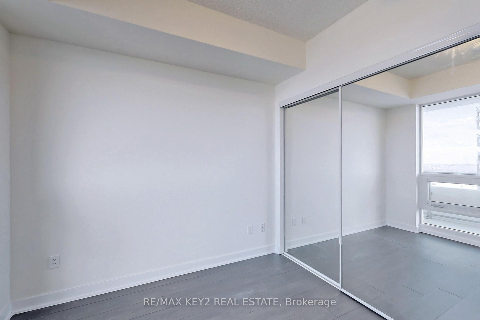 Photo 9 of Unit 4210, 2221 Yonge Street, Toronto, Mount Pleasant West — HOMEH