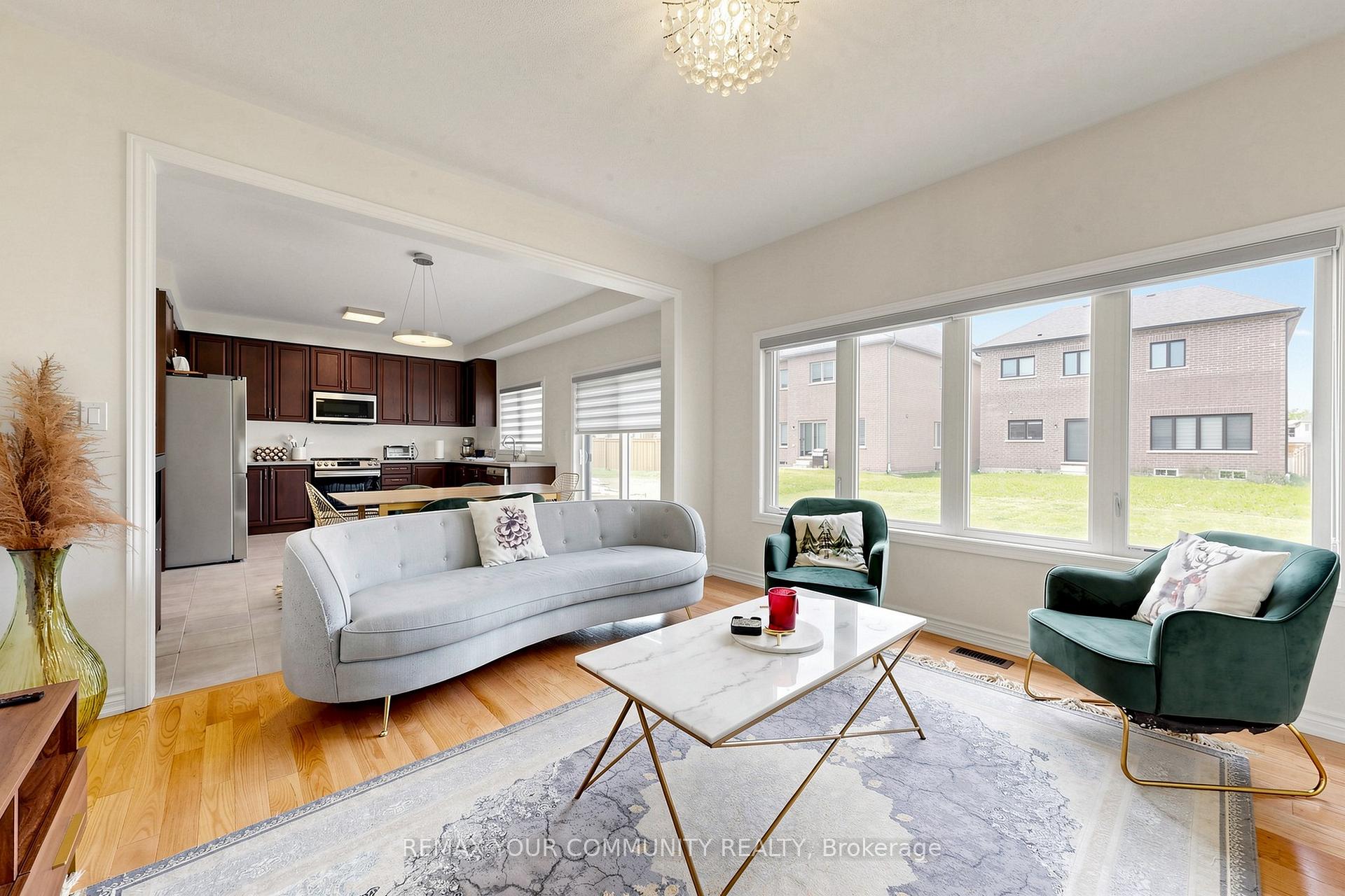 Photo 2 of 356 Danny Wheeler Boulevard, Georgina, Keswick North — HOMEH