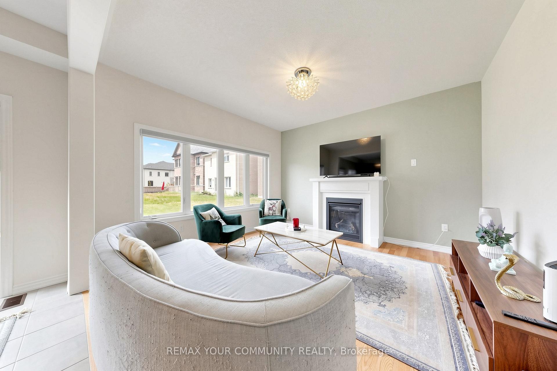 Photo 10 of 356 Danny Wheeler Boulevard, Georgina, Keswick North — HOMEH