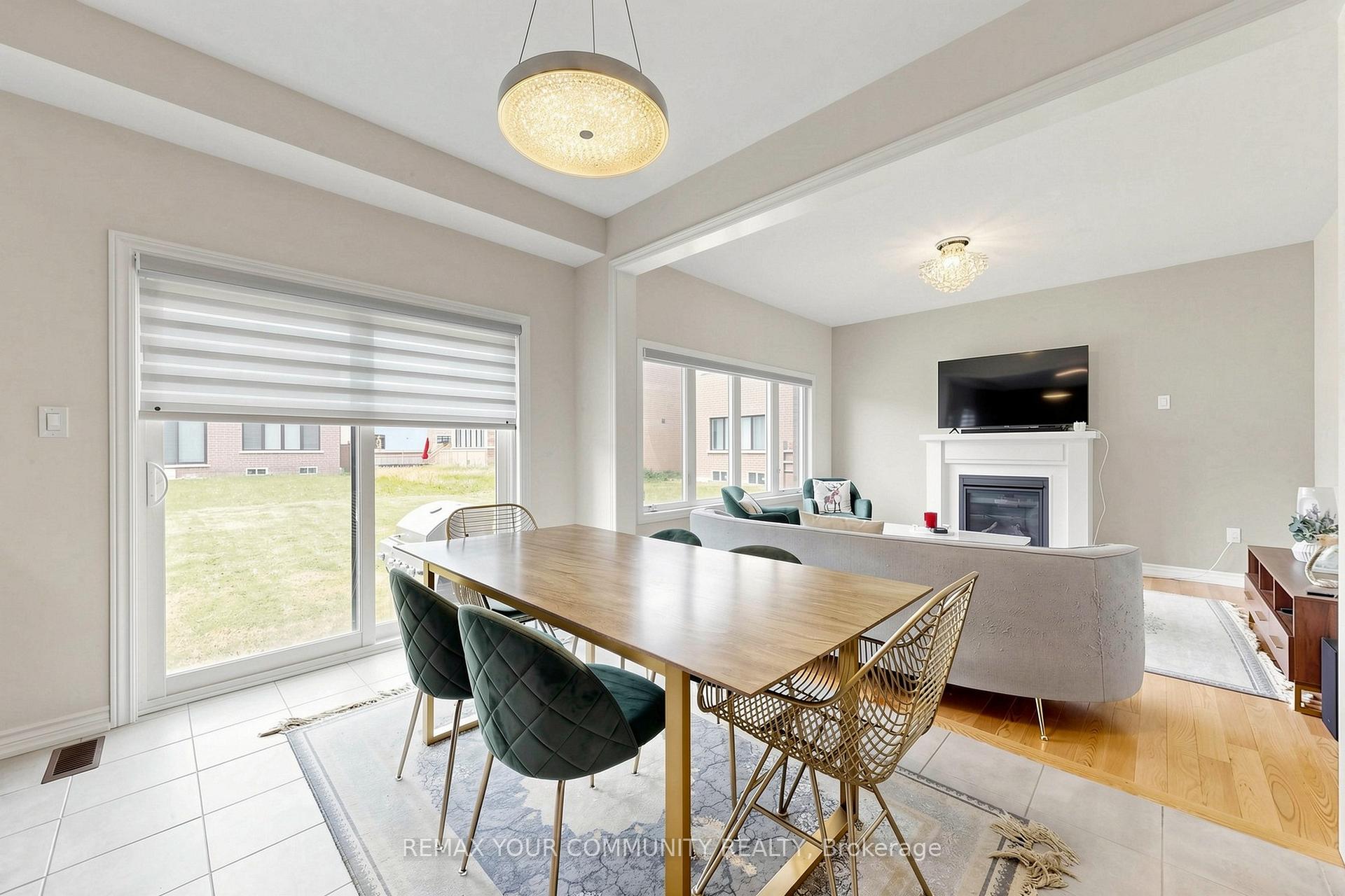 Photo 11 of 356 Danny Wheeler Boulevard, Georgina, Keswick North — HOMEH