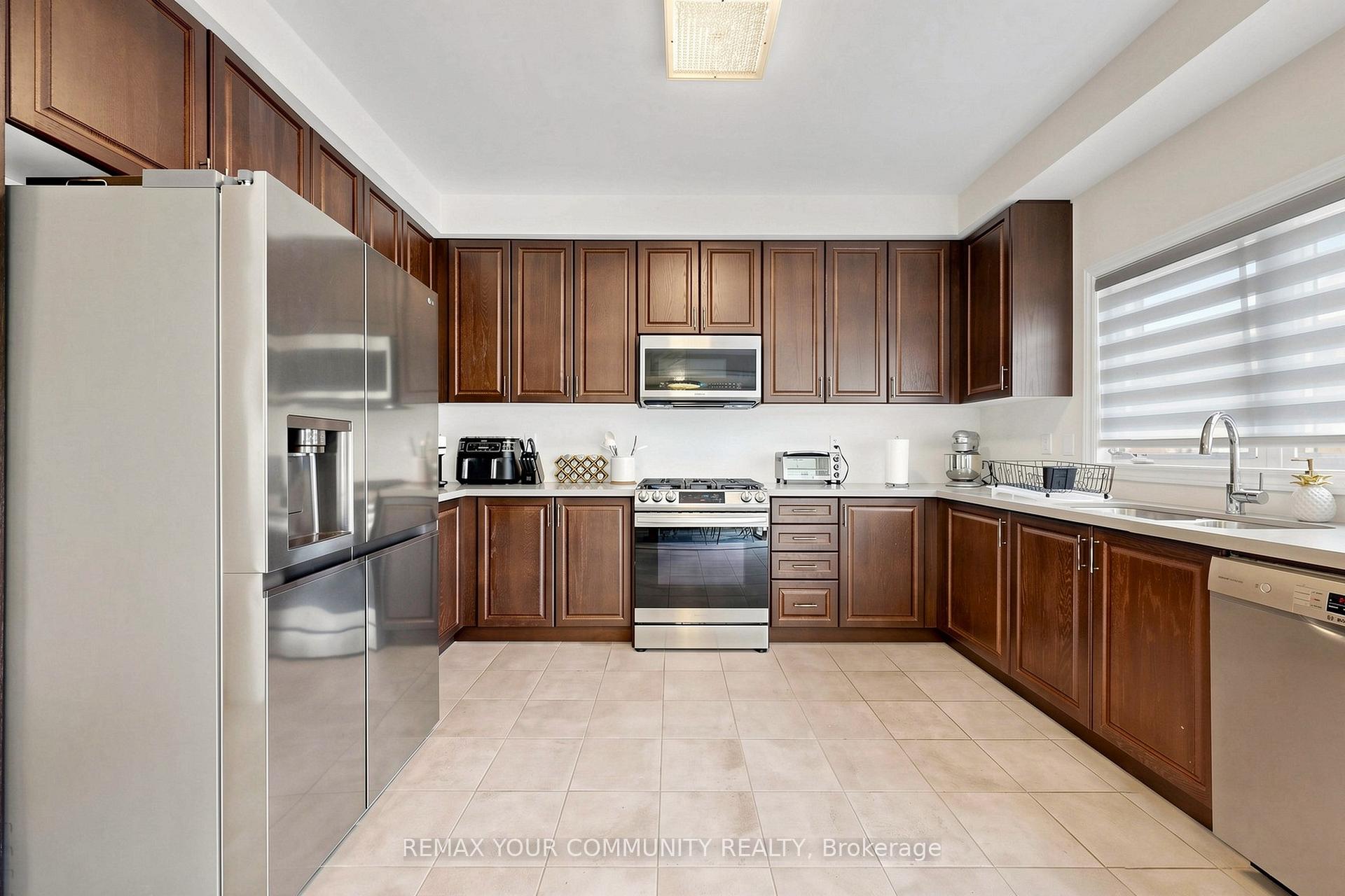 Photo 15 of 356 Danny Wheeler Boulevard, Georgina, Keswick North — HOMEH