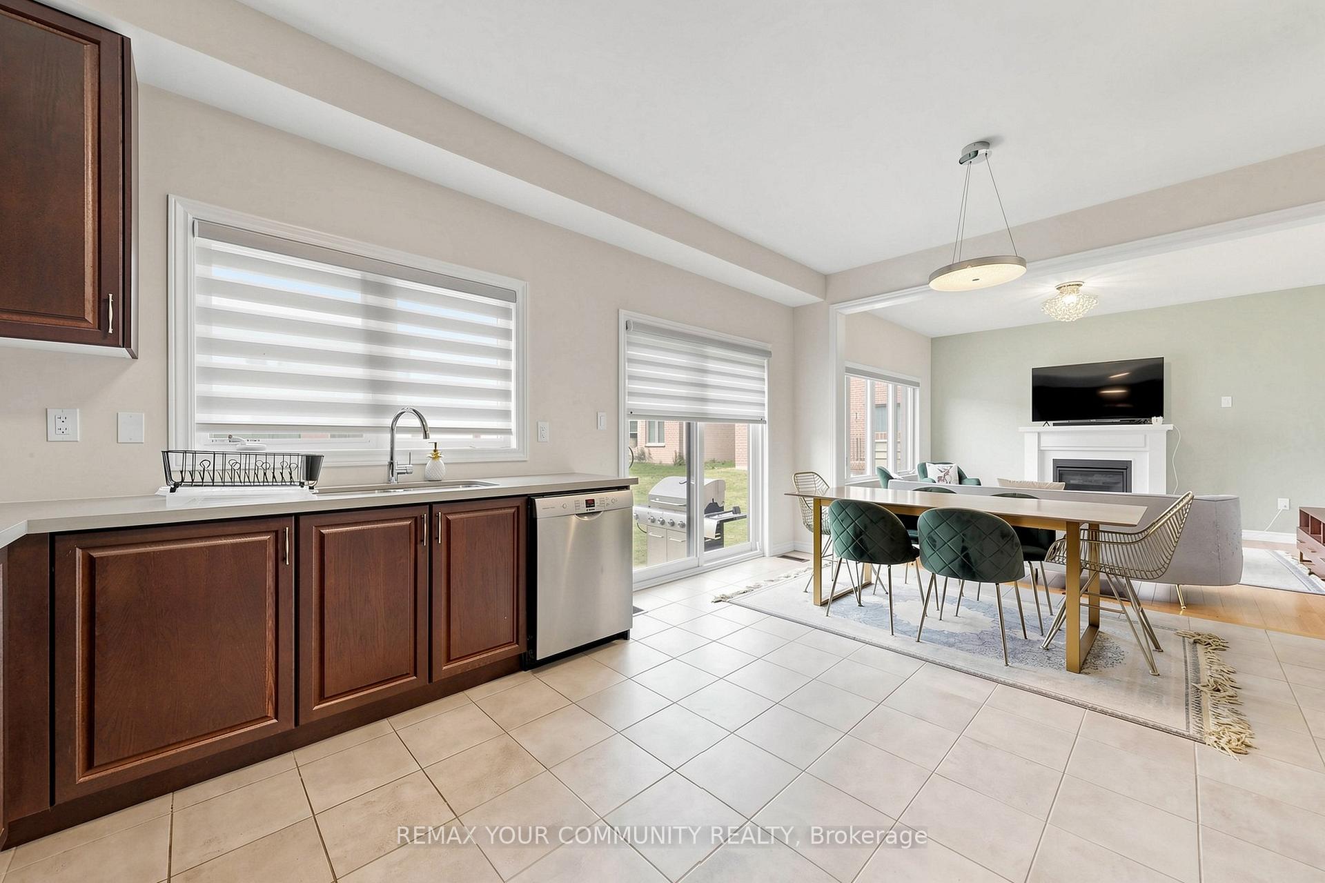 Photo 19 of 356 Danny Wheeler Boulevard, Georgina, Keswick North — HOMEH
