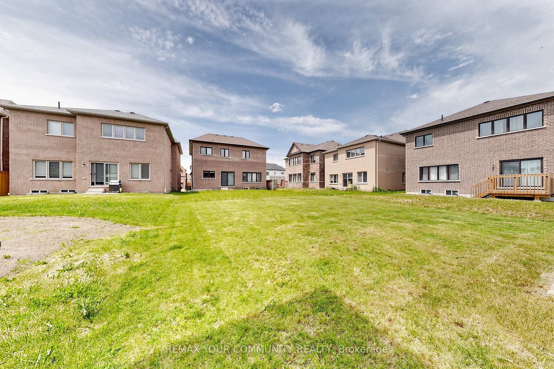 Photo 44 of 356 Danny Wheeler Boulevard, Georgina, Keswick North — HOMEH