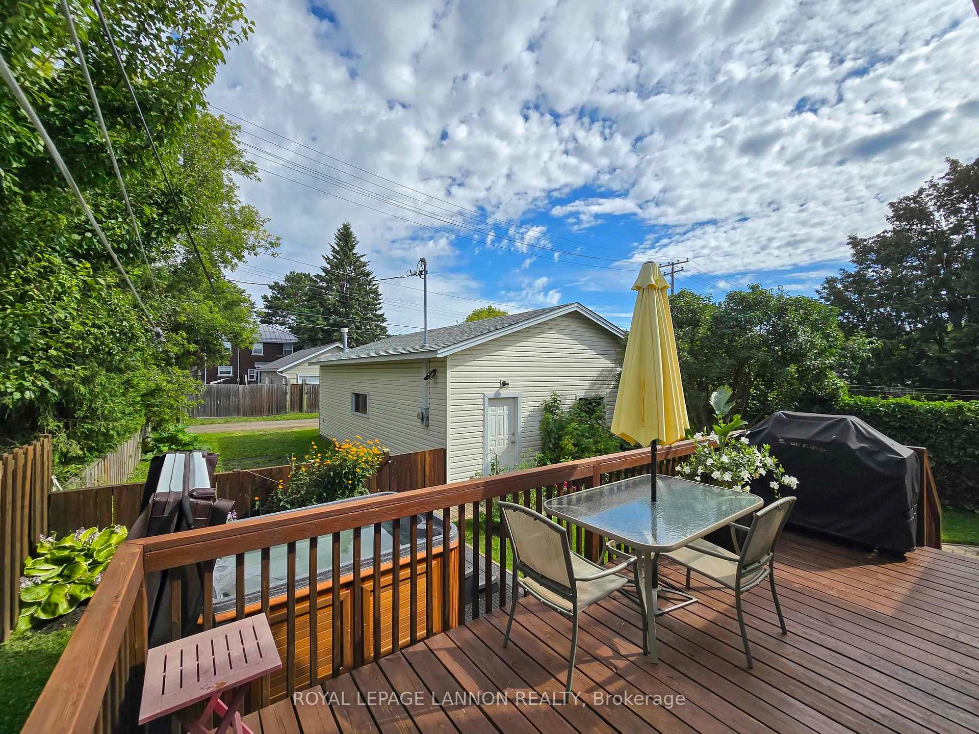 Photo 10 of 531 Empire Ave., Thunder Bay, Westfort — HOMEH
